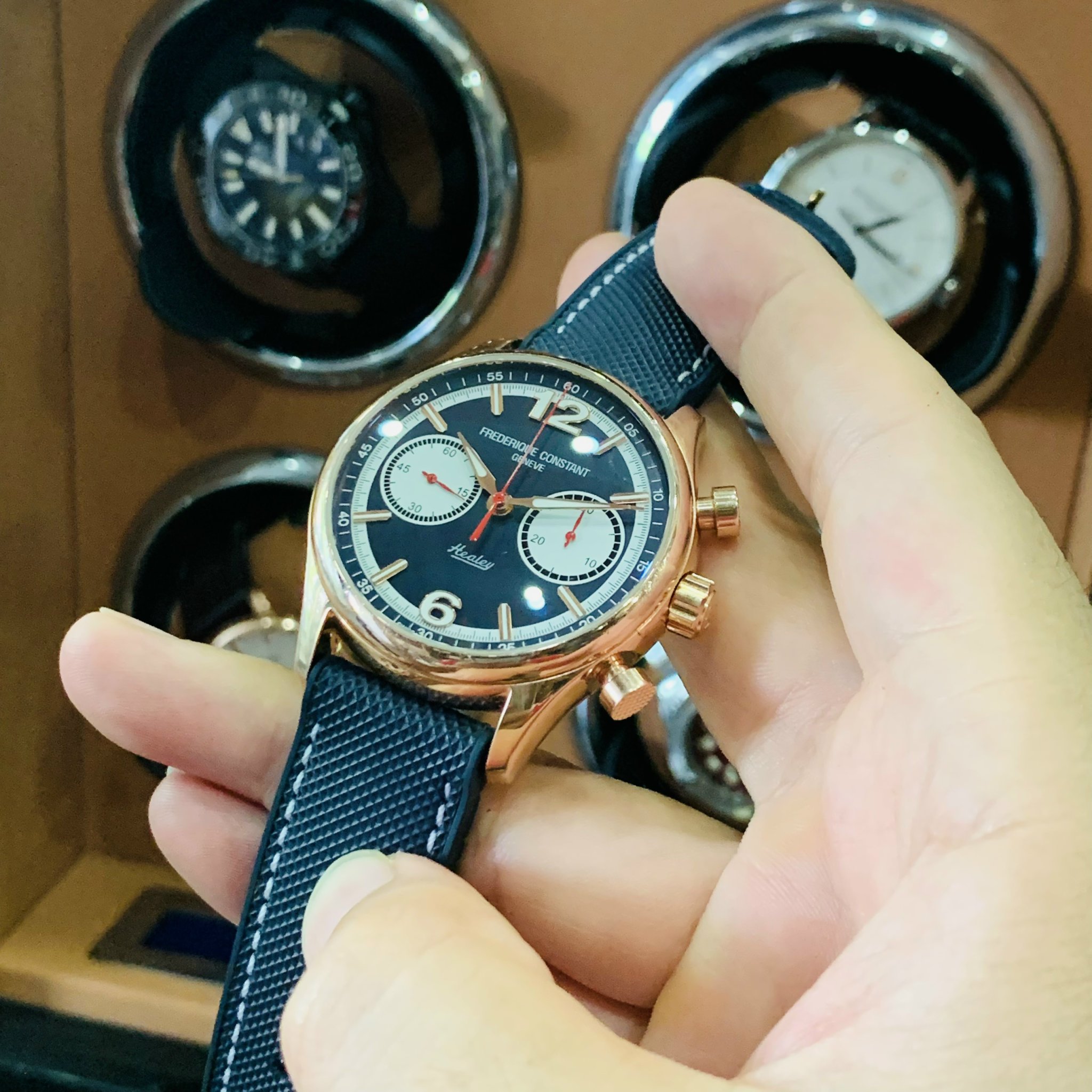 Ảnh 3 của DEAL LƯỚT) Frederique Constant Vintage Rally Healey FC-397HN5B4 used (FC397HN5B4) 42mm