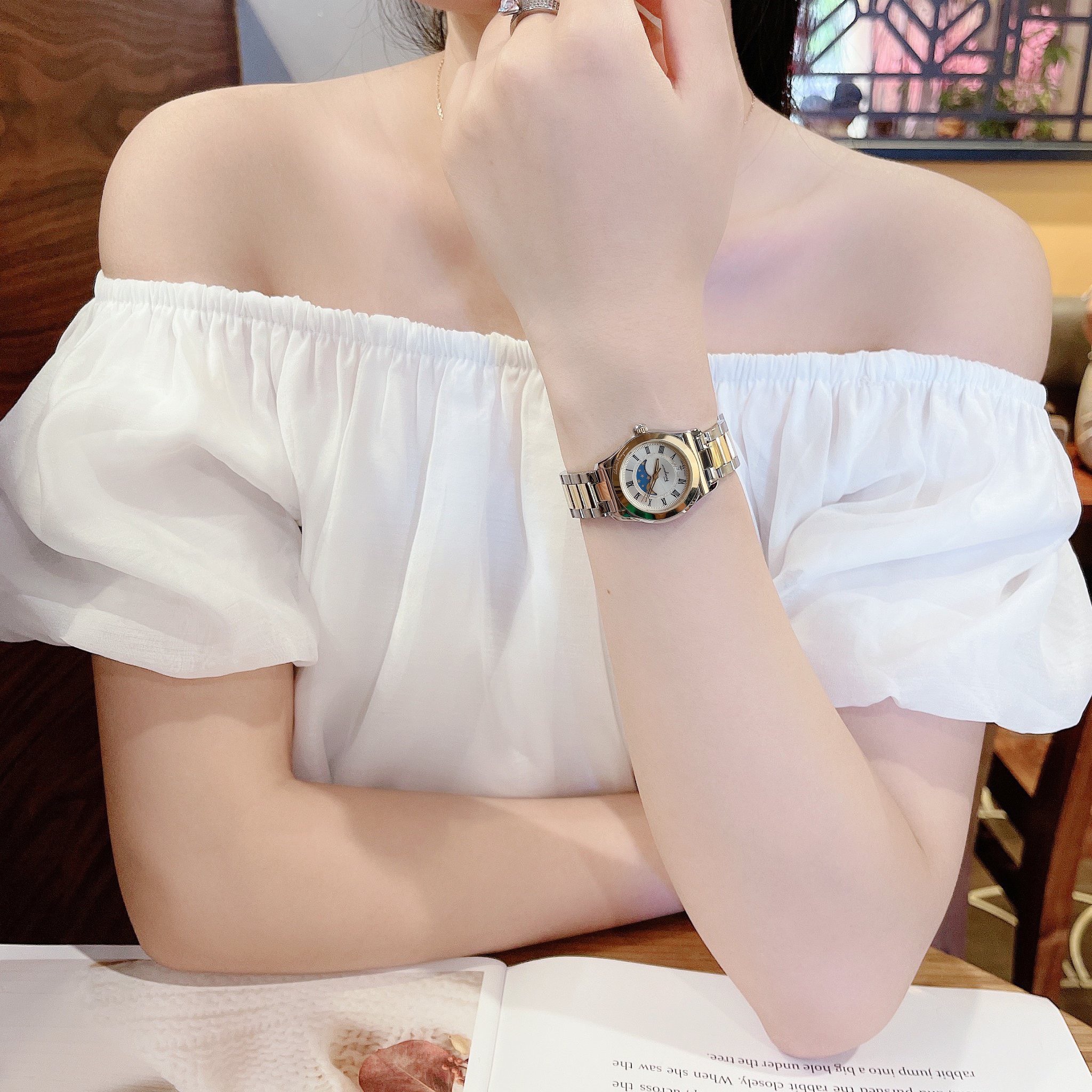 Ảnh 2 của ĐỒNG HỒ NỮ SALVATORE FERRAGAMO FBG060016 1898 MOONPHASE SILVER DIAL DÂY DEMI