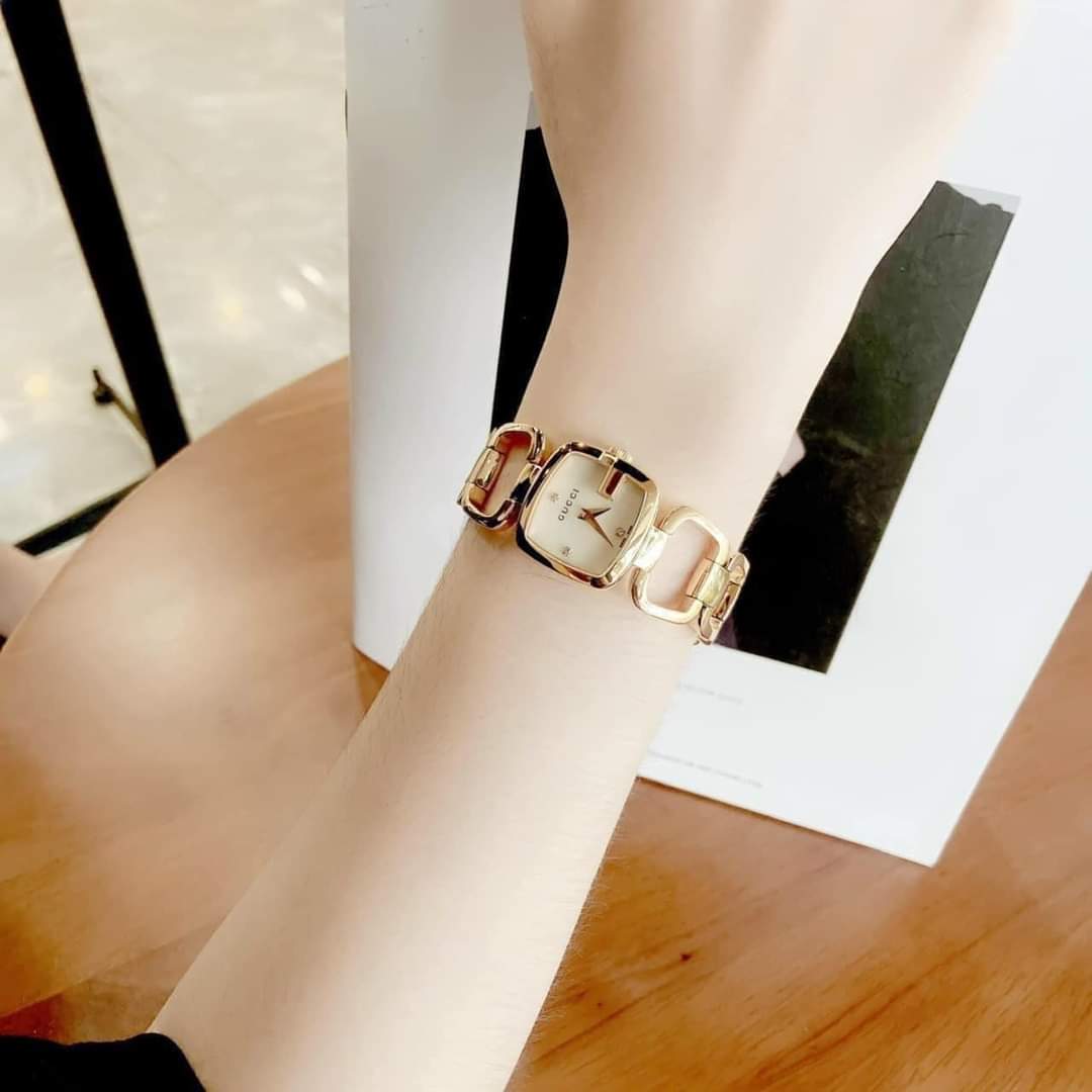 Ảnh 5 của (ĐỒNG HỒ NỮ) Gucci G-Gucci Mother of Pearl Dial Gold Tone YA125513 23x24mm (~30mm tròn)
