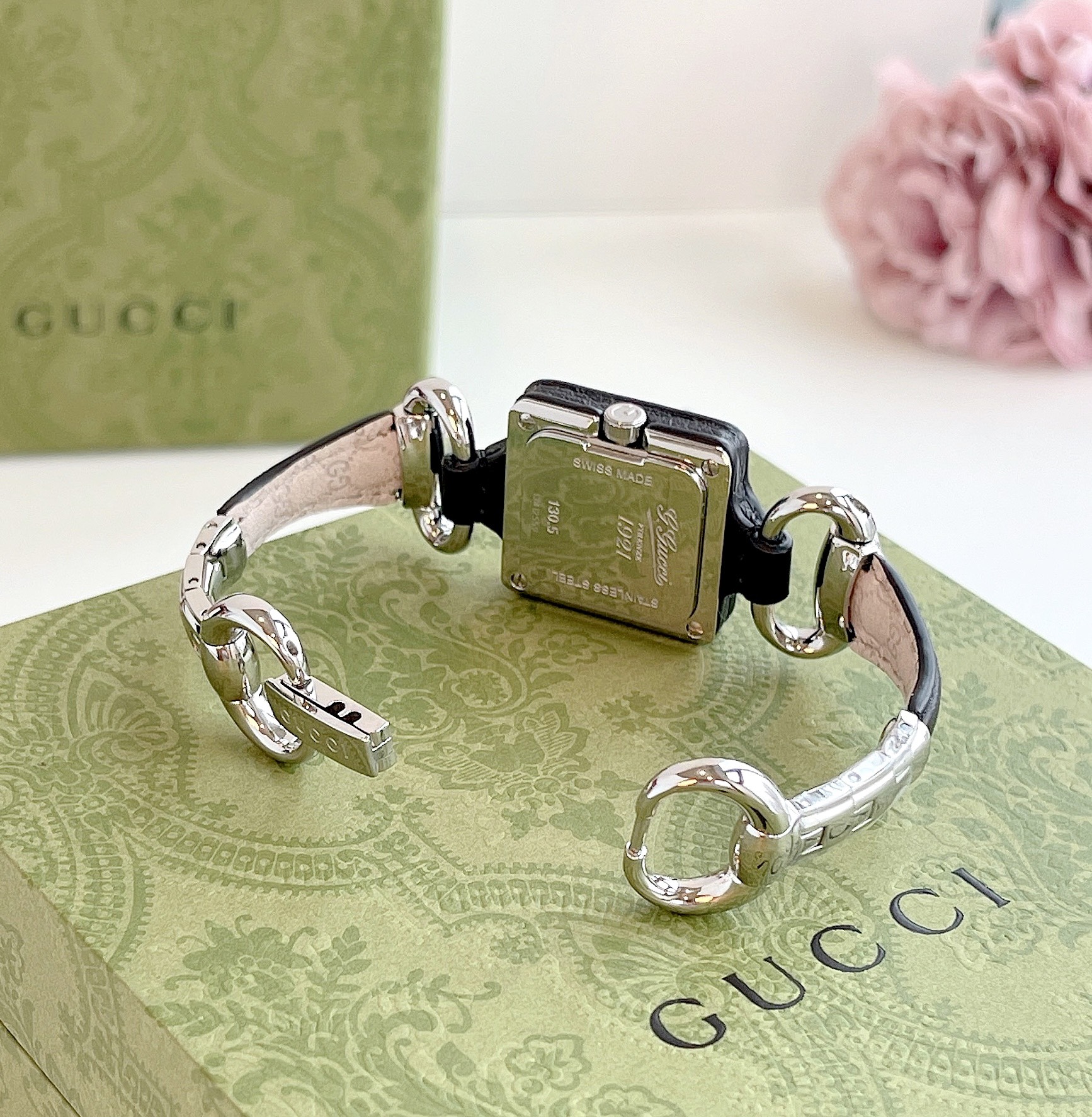 Ảnh 5 của (ĐỒNG HỒ NỮ) Gucci 1921 Black Dial Leather Strap YA130402 26mm