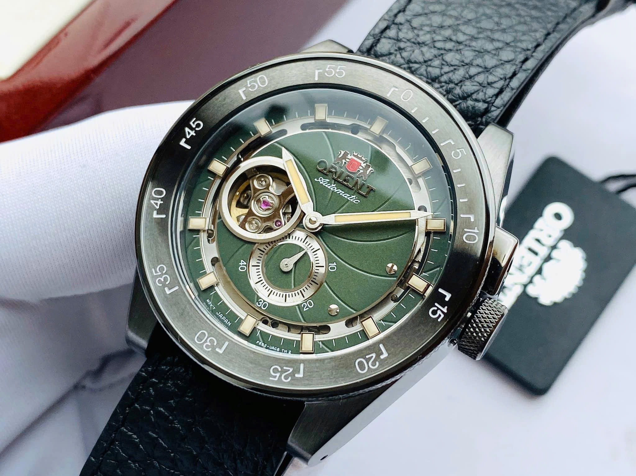 (ĐỒNG HỒ NAM) Orient Automatic Retro Future Camera RA-AR0202E10B ( RA-AR0202E ) (RN-AR0202E )