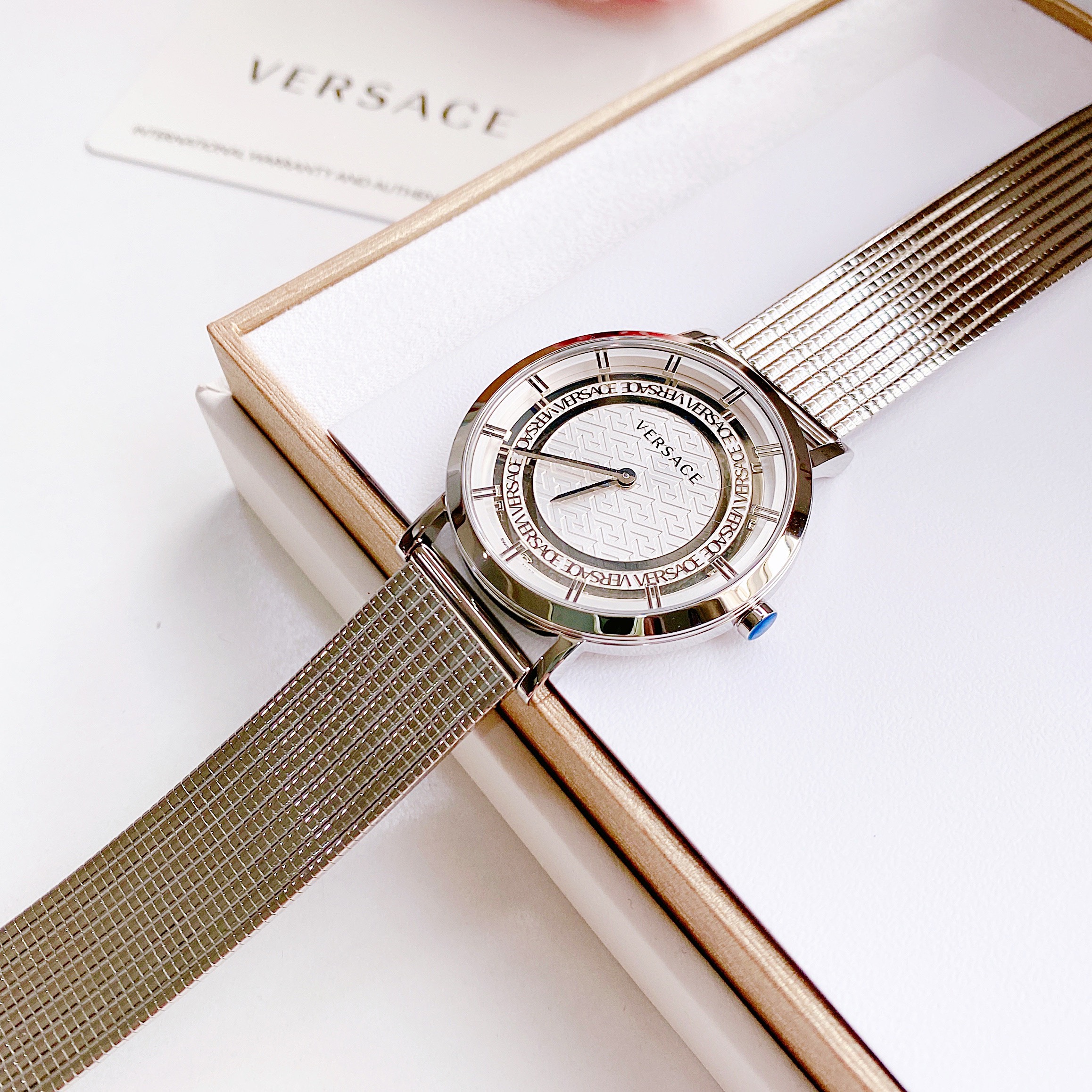 Ảnh 5 của (ĐỒNG HỒ NỮ) VERSACE NEW GENERATION VE3M00422 QUARTZ SILVER TONE 36mm