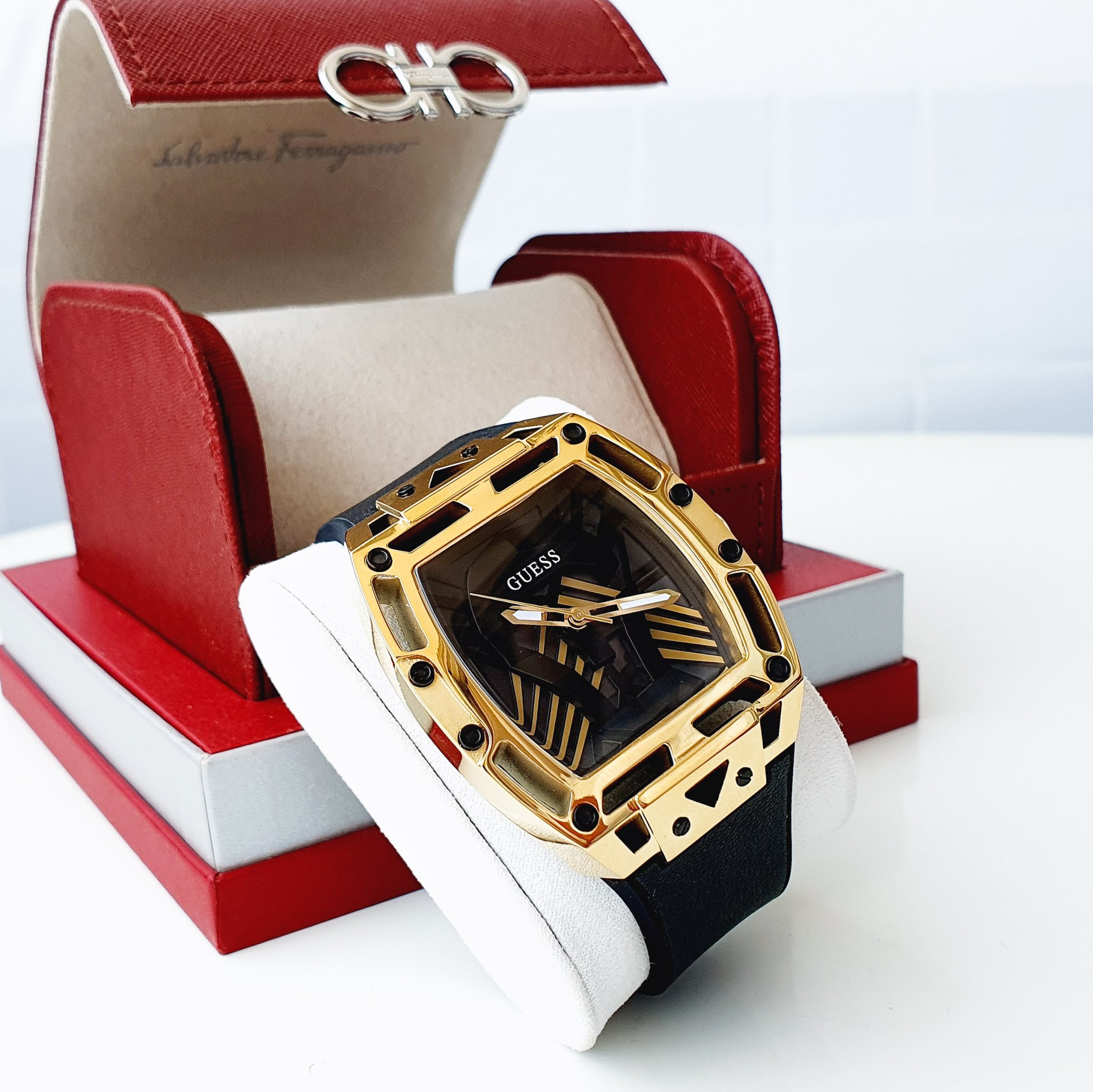 (ĐỒNG HỒ NAM) GUESS GW0500G1 QUARTZ GOLD TONE DÂY CAO SU 44mm