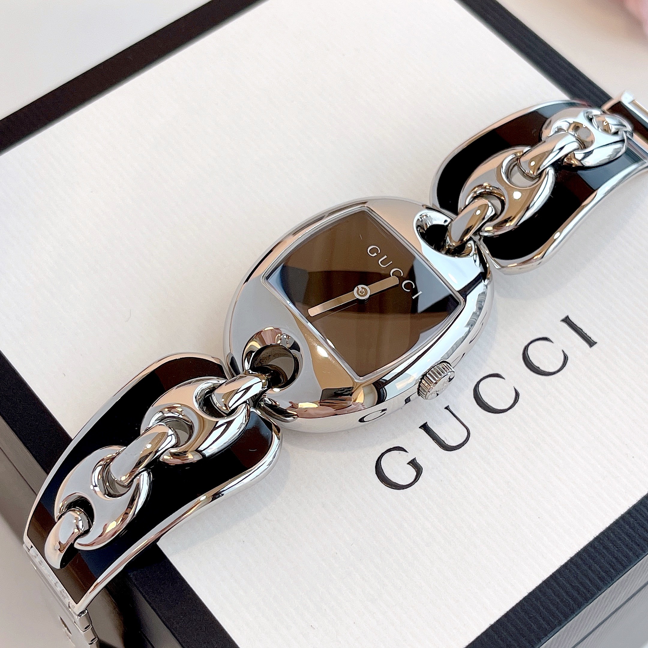 (ĐỒNG HỒ NỮ) GUCCI Women's YA121301 121 Marina Chain Quartz Watch