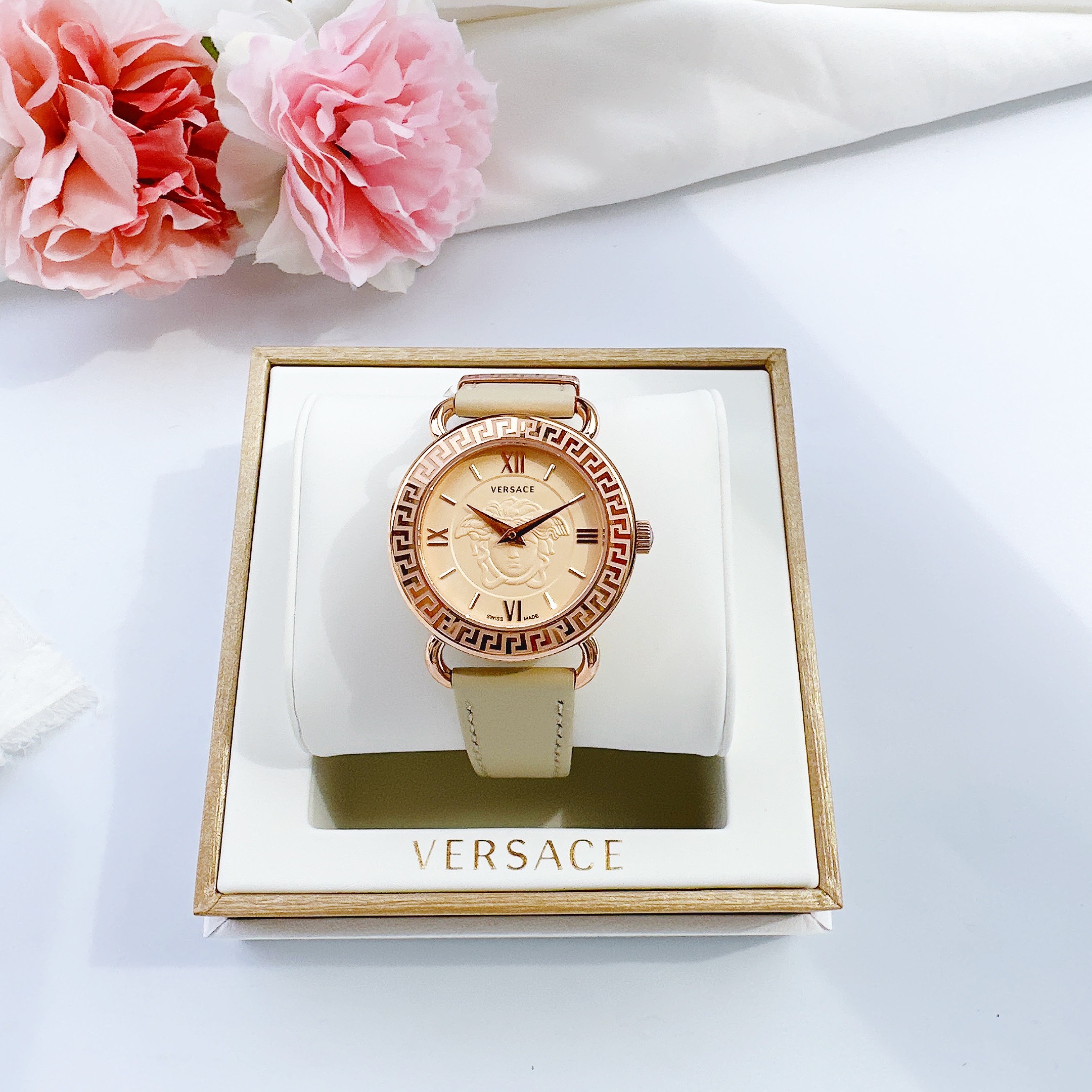 (ĐỒNG HỒ NỮ) Versace Medusa Quartz Ivory Dial Ladies Watch VEPU01021 36MM