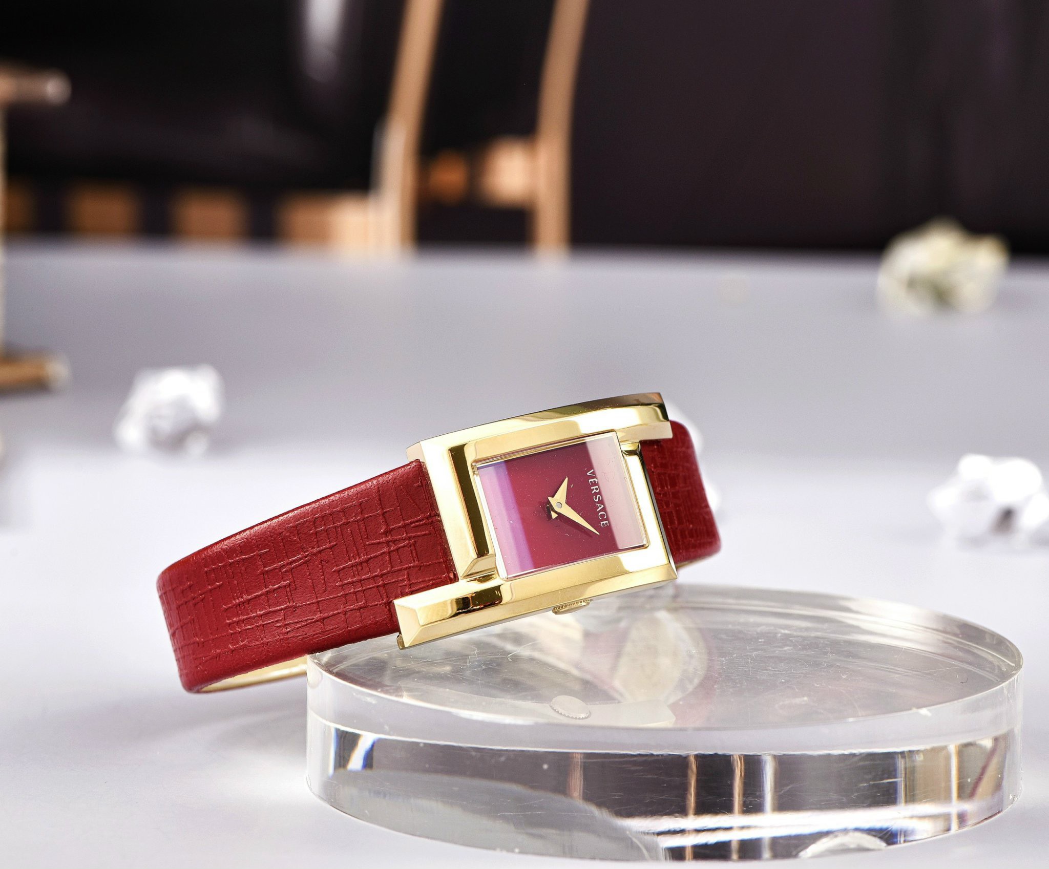 Ảnh 3 của (ĐỒNG HỒ NỮ) Versace VELU00319 Greca Icon Red Dial 21mm x 39mm (30mm tròn)