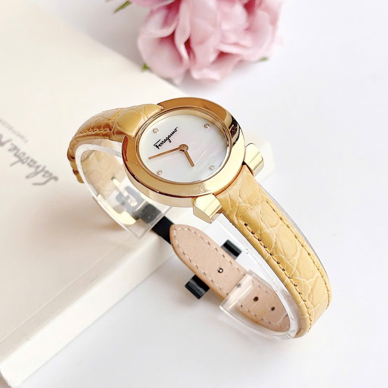 Ảnh 3 của ( ĐỒNG HỒ NỮ )  Salvatore Ferragamo Gancino Stainless Yellow Leather Watch FAP040016 Màu Vàng
