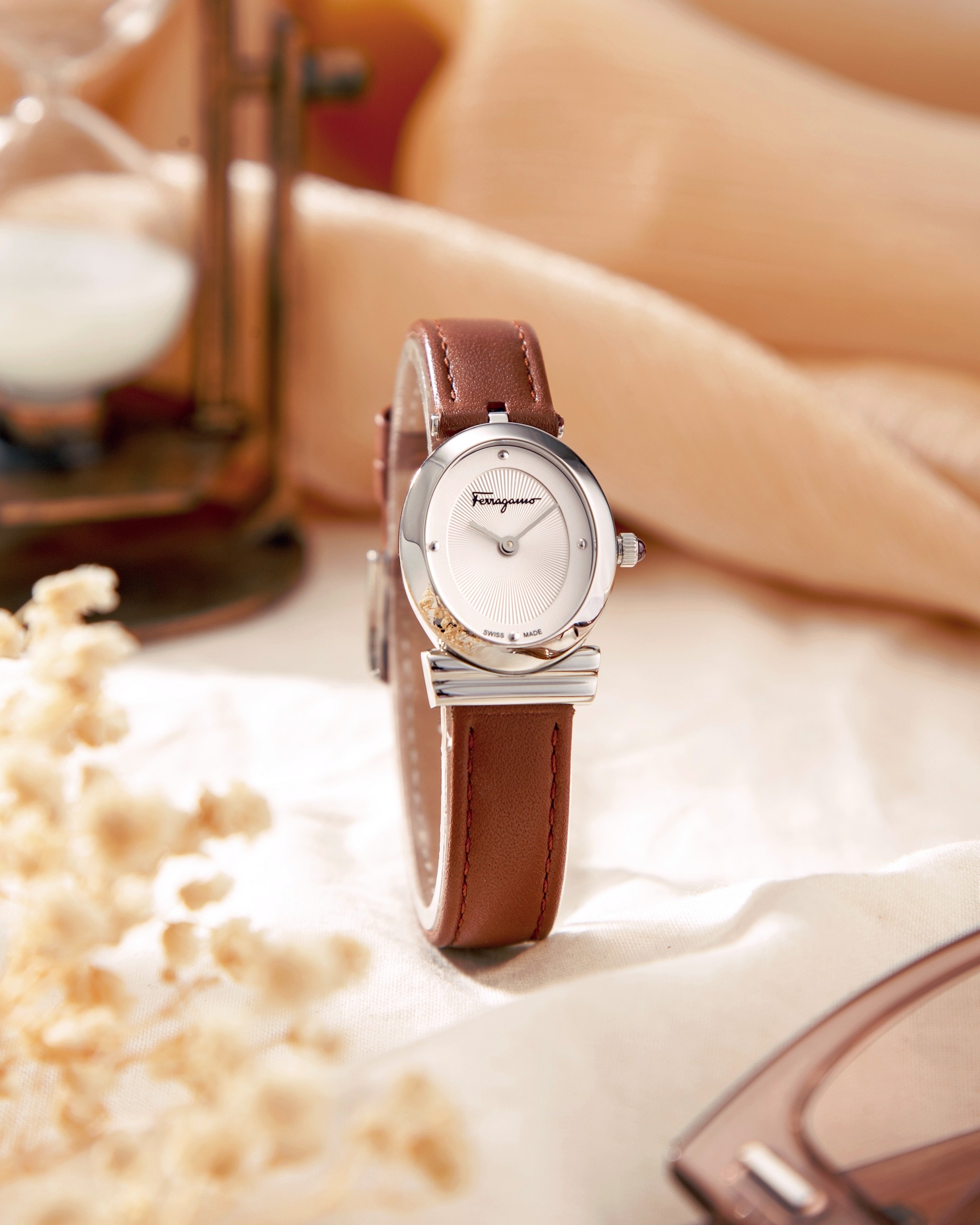 (ĐỒNG HỒ NỮ) Salvatore Ferragamo Miroir FERRAGAMO SFMB00121 Analog Watch for Women 22mm
