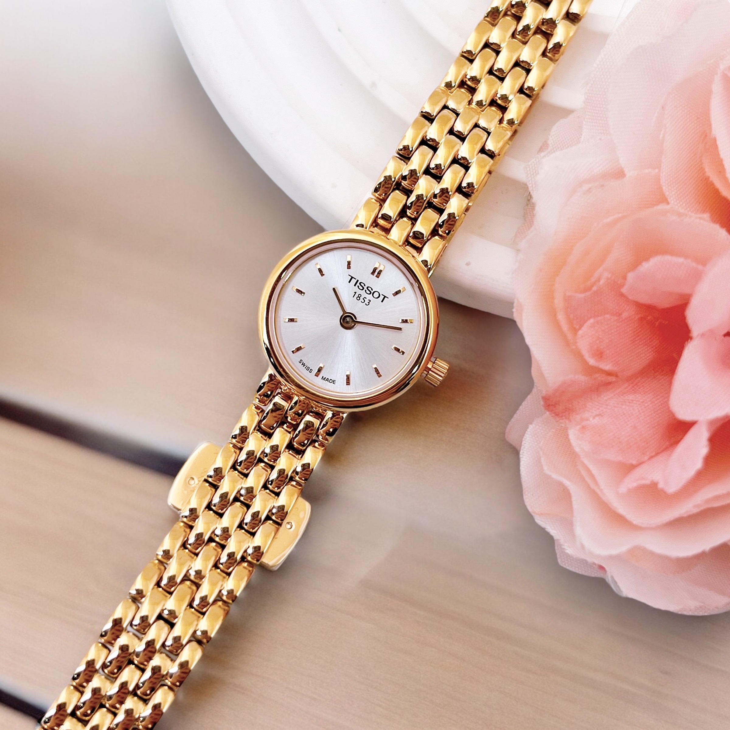 Ảnh 4 của (ĐỒNG HỒ NỮ) TISSOT Lovely Exclusive for Ladies T058.009.33.031.01 (T0580093303101)20mm