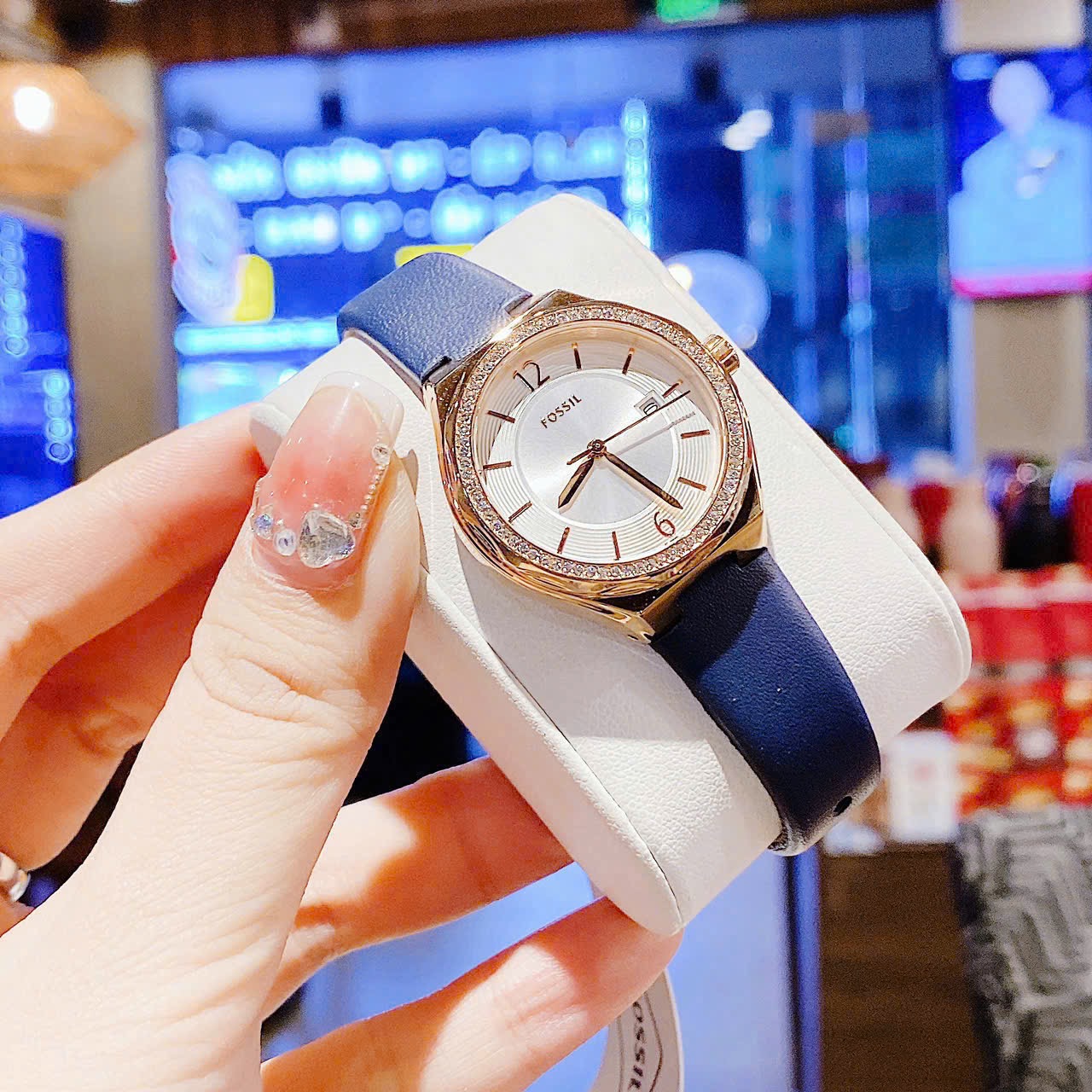 (ĐỒNG HỒ NỮ) Fossil Eevie Three-Hand Date Navy Leather Watch BQ3956