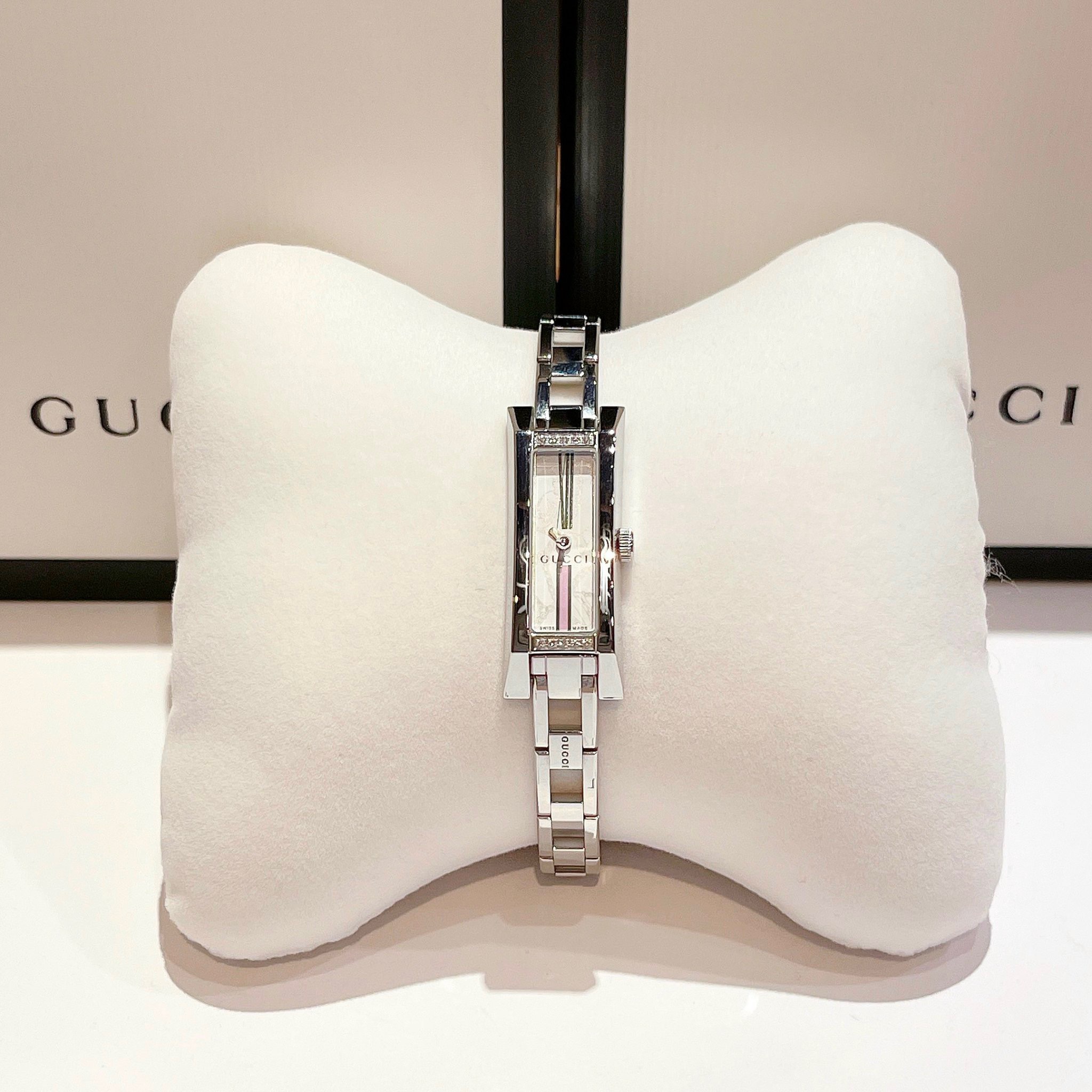 Ảnh 2 của ĐỒNG HỒ NỮ GUCCI 110 G-Link White Diamond Ladies Watch