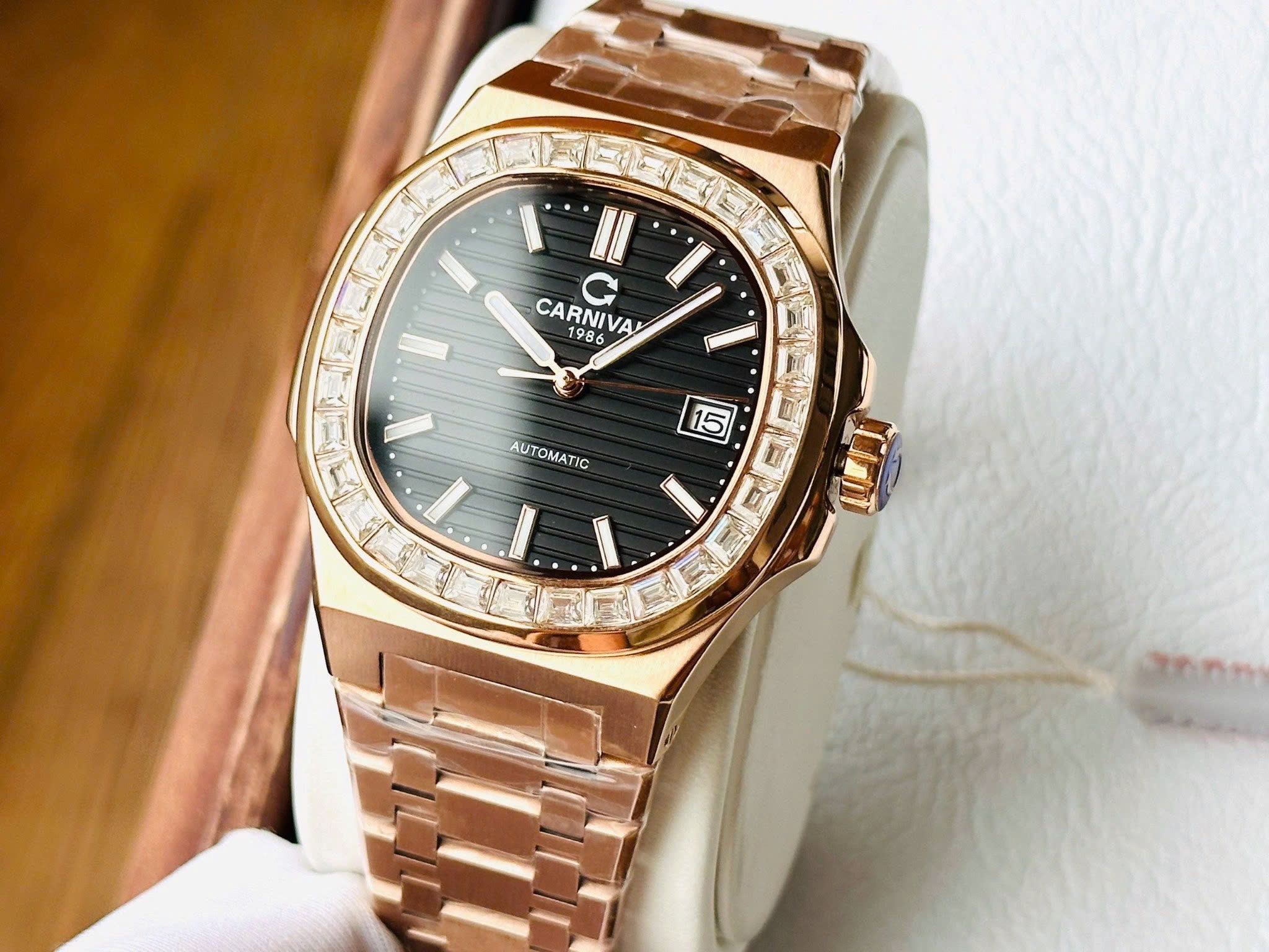 (ĐỒNG HỒ NAM) Carnival 8108G-VH-D New Arrivals ( 8108G ) 40mm