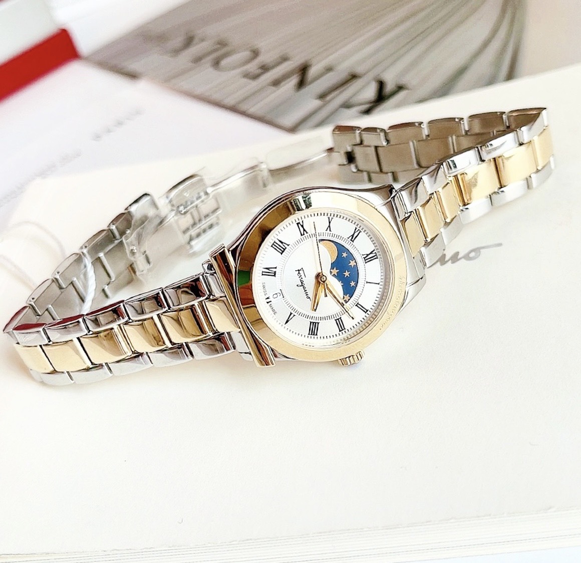 Ảnh 4 của ĐỒNG HỒ NỮ SALVATORE FERRAGAMO FBG060016 1898 MOONPHASE SILVER DIAL DÂY DEMI