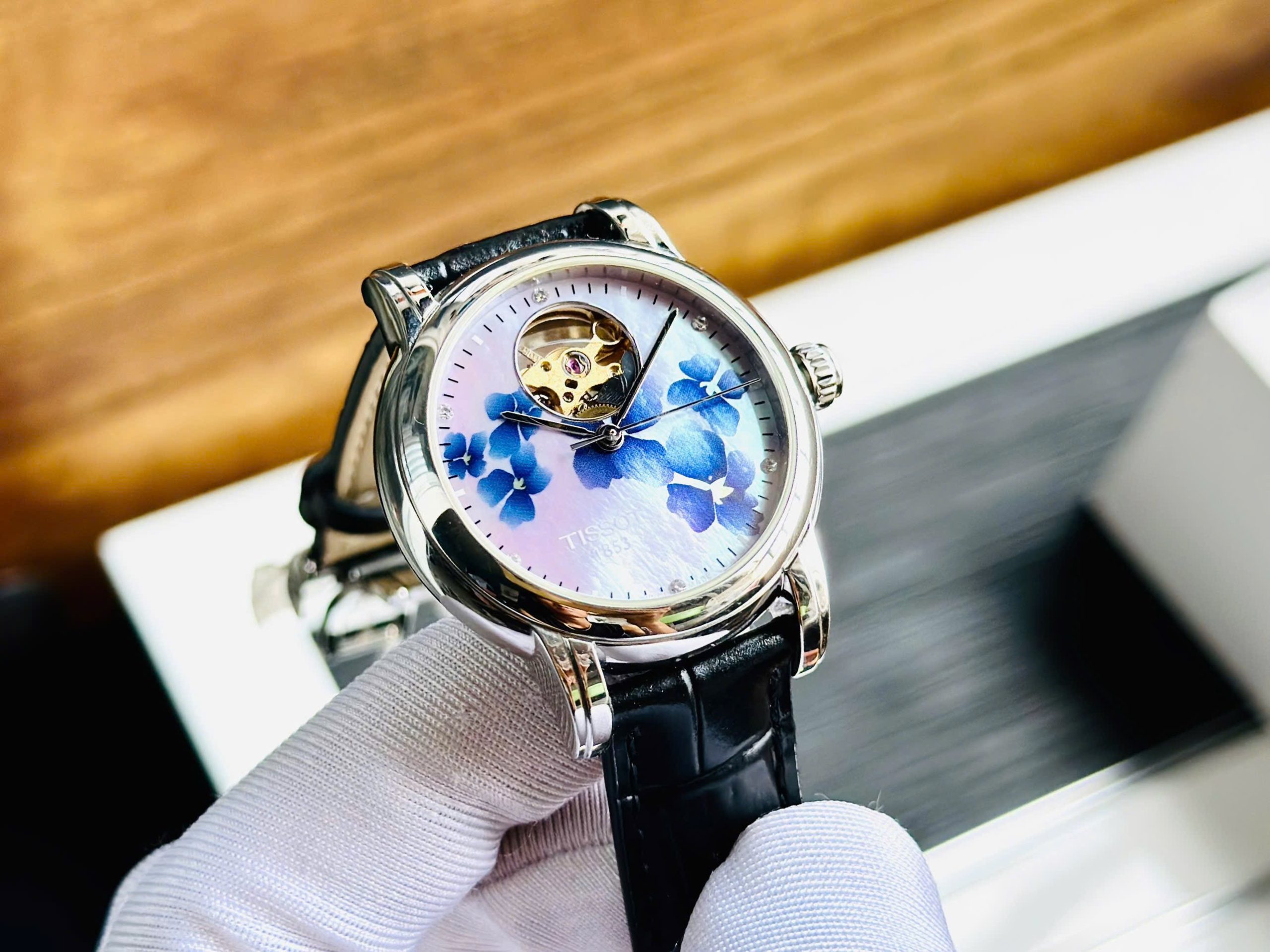 (ĐỒNG HỒ NỮ) Tissot Automatic Lady Heart T050.207.16.106.00 ( T0502071610600 ) 35mm