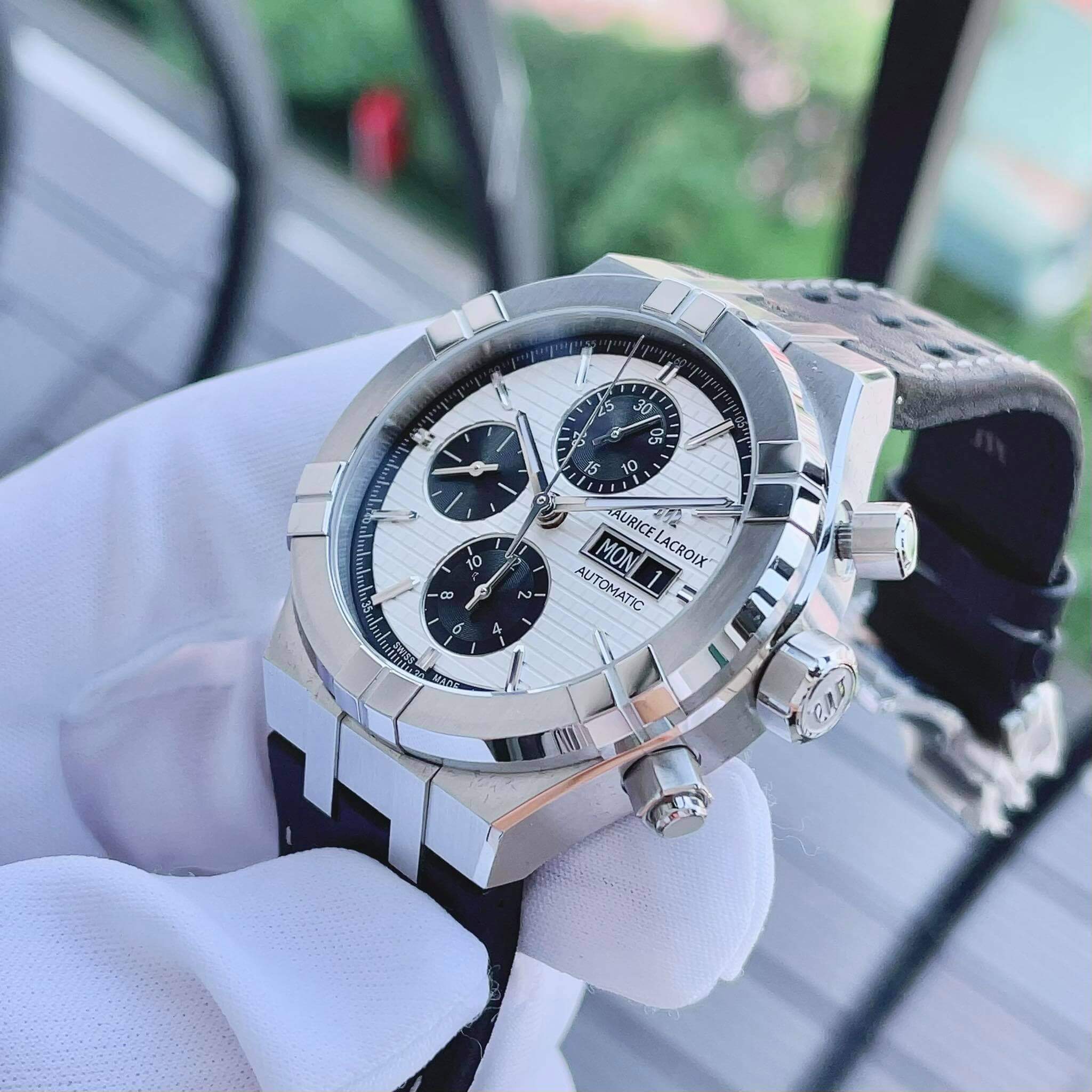 Maurice Lacroix Aikon Chronograph Black & White AI6038-SS001-132-1