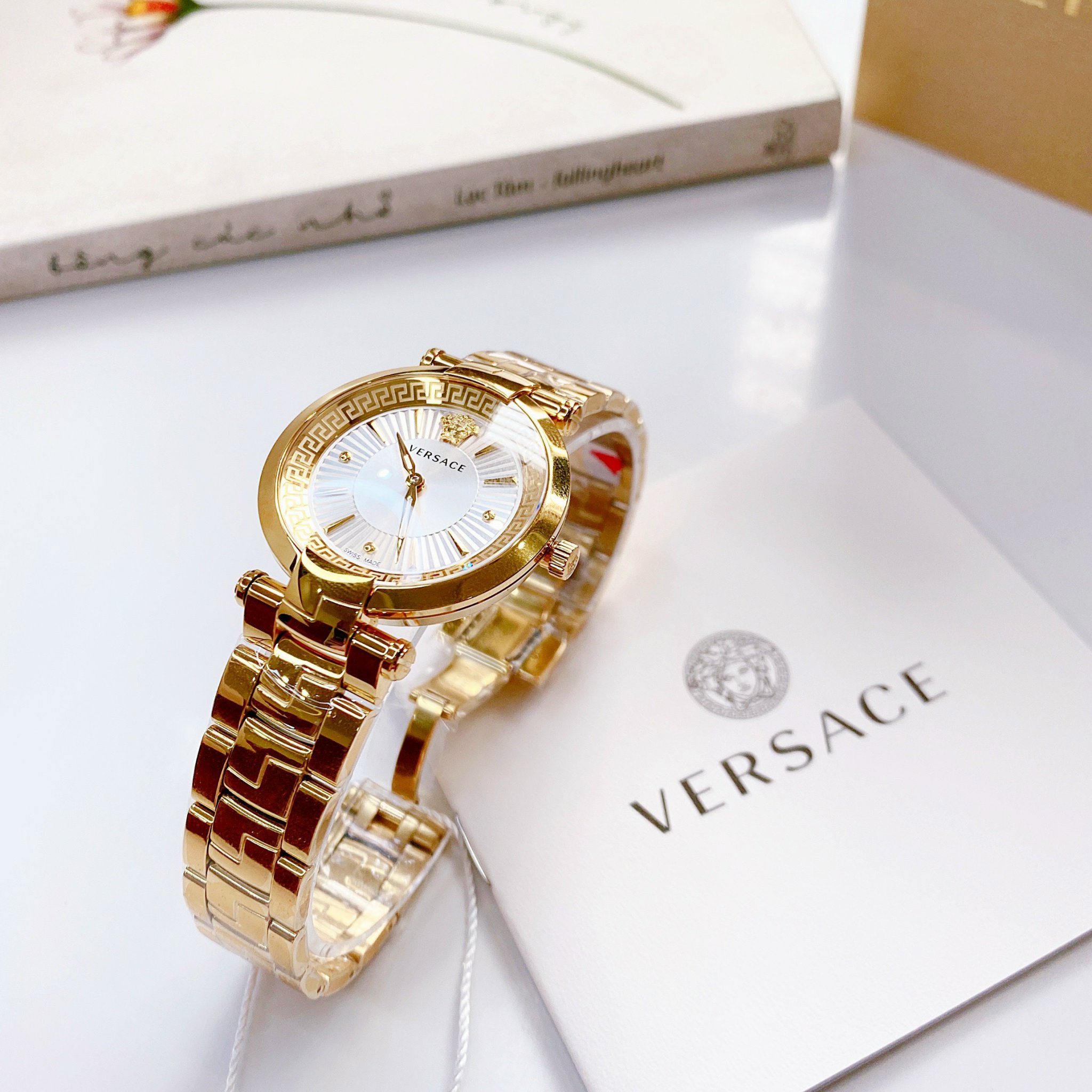 Ảnh 6 của Đồng hồ Nữ Versace Revive VE2L00521 White dial Watch 35MM