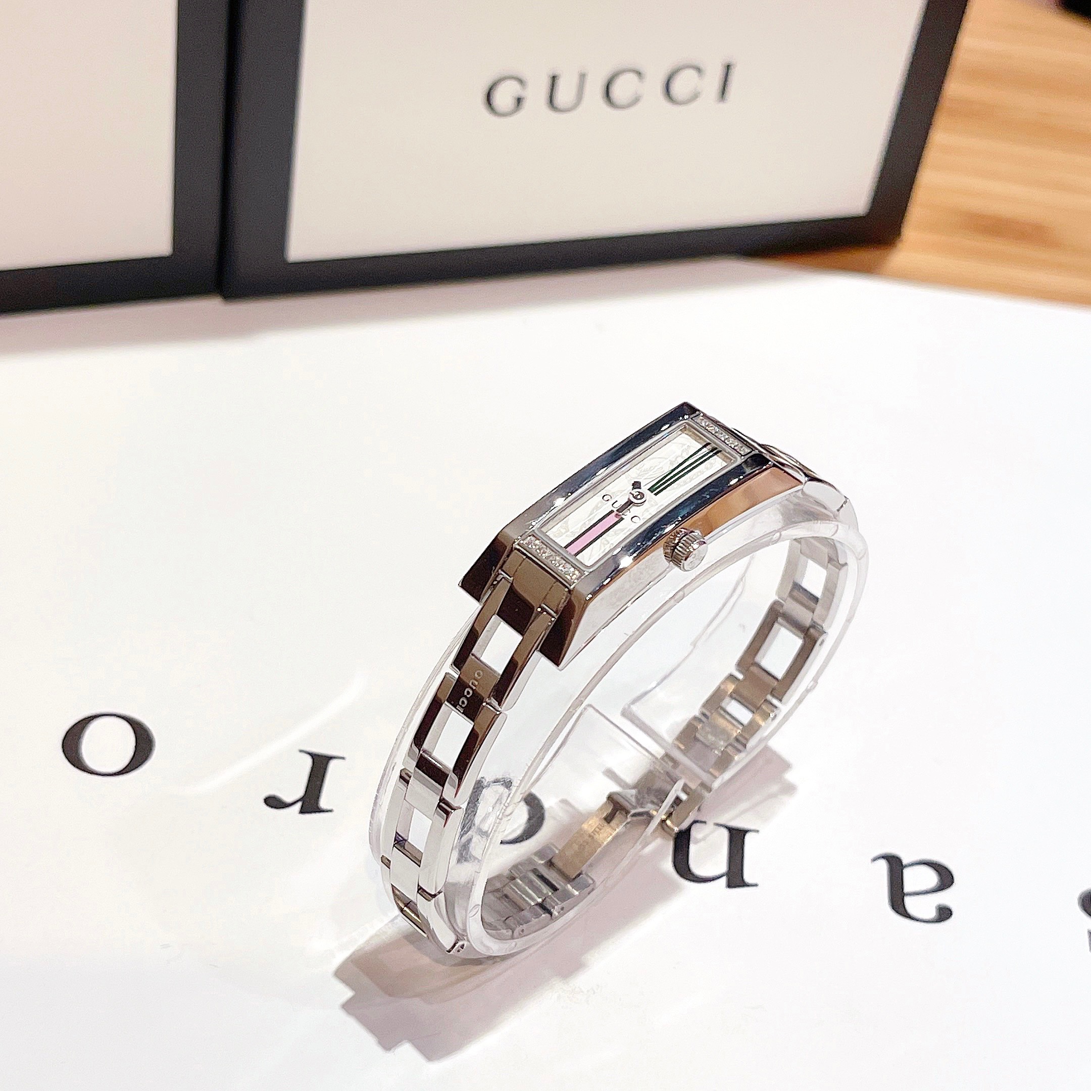ĐỒNG HỒ NỮ GUCCI 110 G-Link White Diamond Ladies Watch
