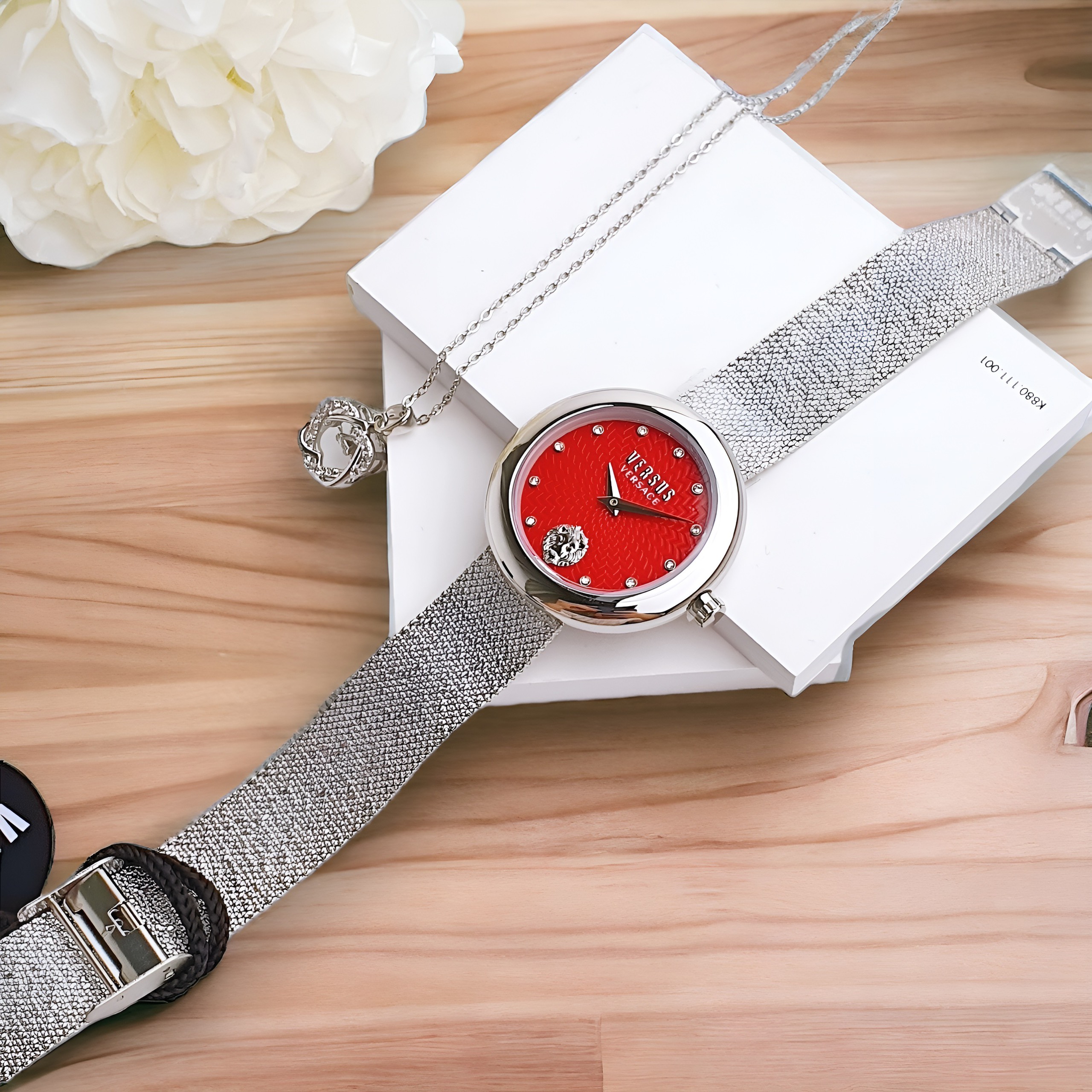 Ảnh 2 của (ĐỒNG HỒ NỮ) VERSUS BY VERSACE LEA VSPEN4121 QUARTZ SILVER TONE DÂY MESH 35mm