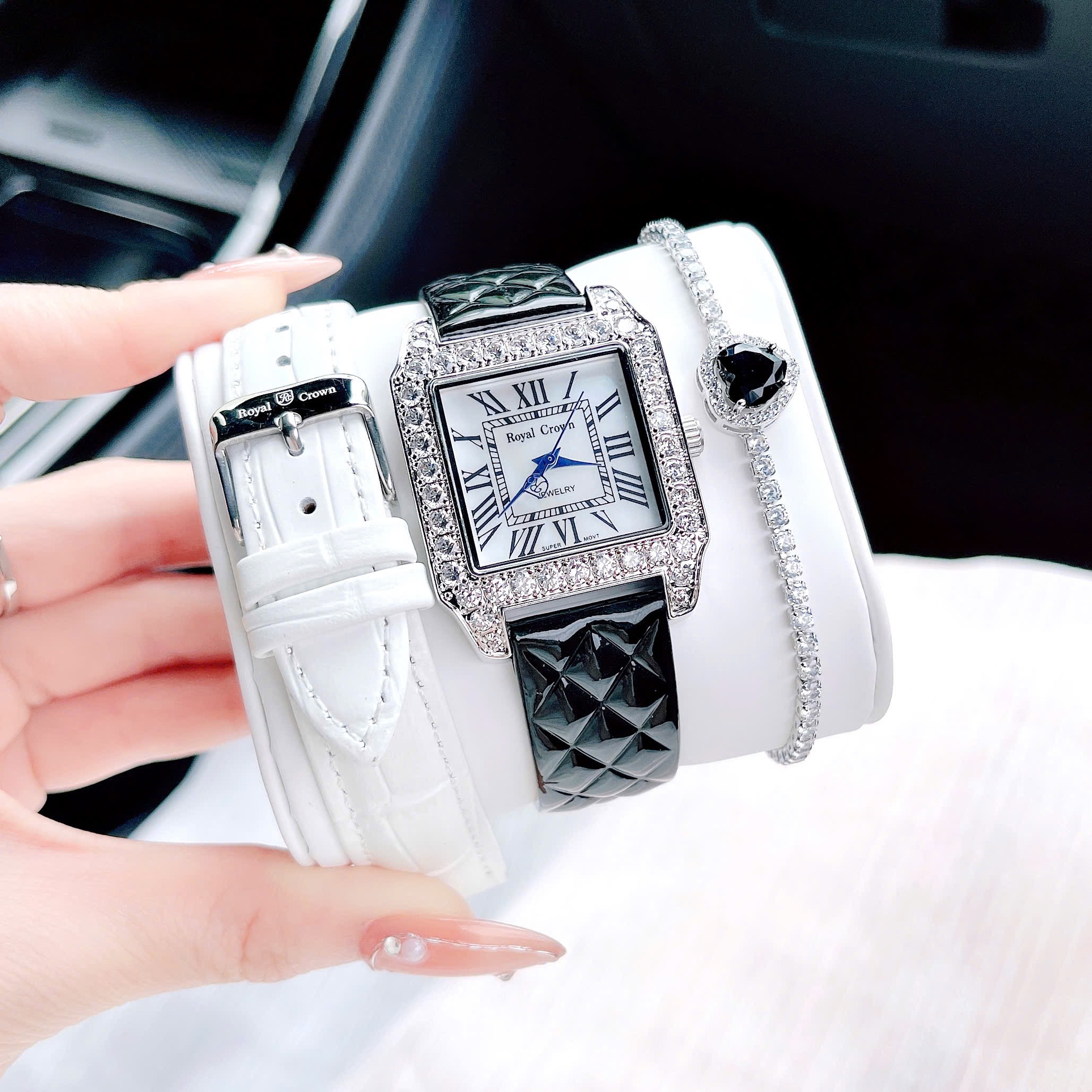 (ĐỒNG HỒ NỮ) Royal Crown 6104M vuông da đen