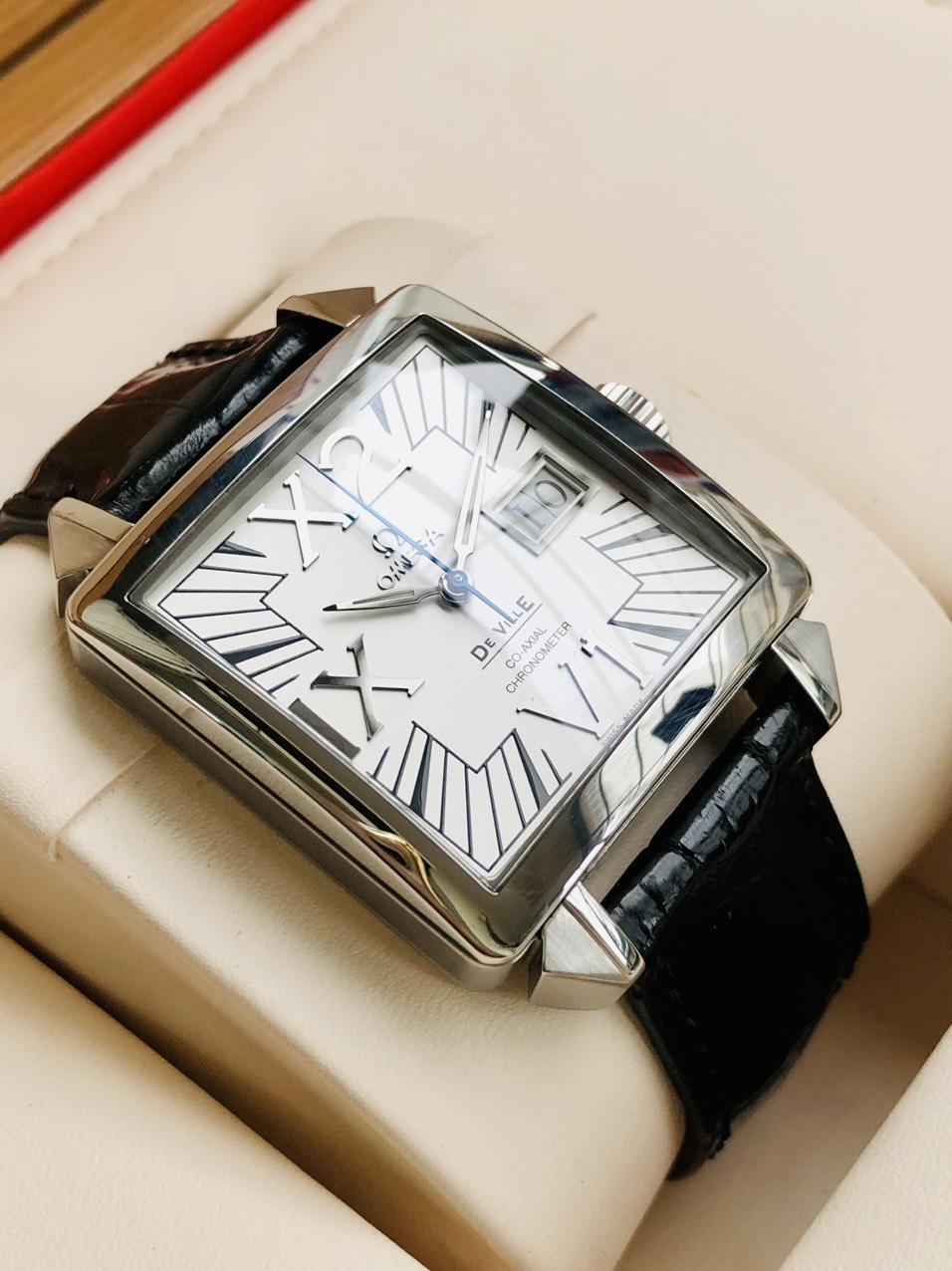 [DEAL LƯỚT] Đồng hồ Omega Ville X2 Big Date - 7813.30.39 78133039
