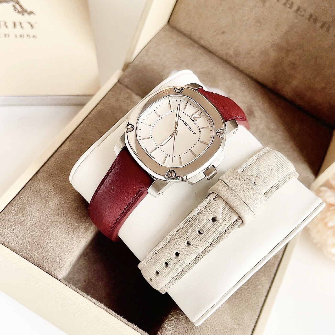 Ảnh 6 của (ĐỒNG HỒ NỮ) Burberry The Britain BBY1708 Women Watch 34mm