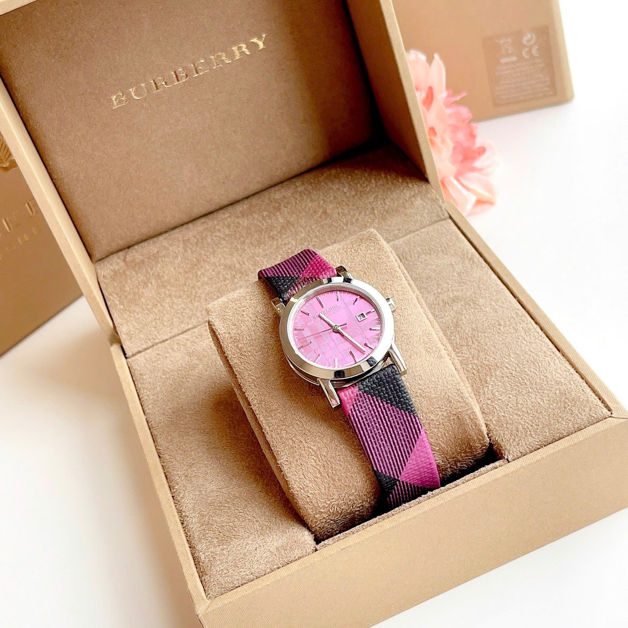 (ĐỒNG HỒ NỮ) BURBERRY SWISSMADE PINK DATE WATCH BU1792