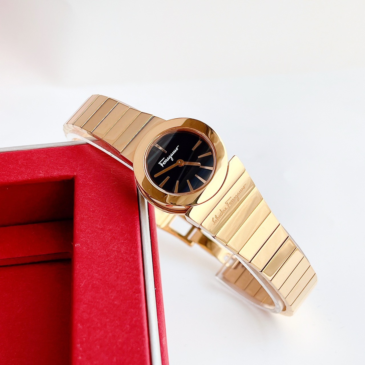 Ảnh 6 của (ĐỒNG HỒ NỮ) Salvatore Ferragamo Women F70SBQ5099 S080 Gancino Gold IP Black Dial Steel Watch