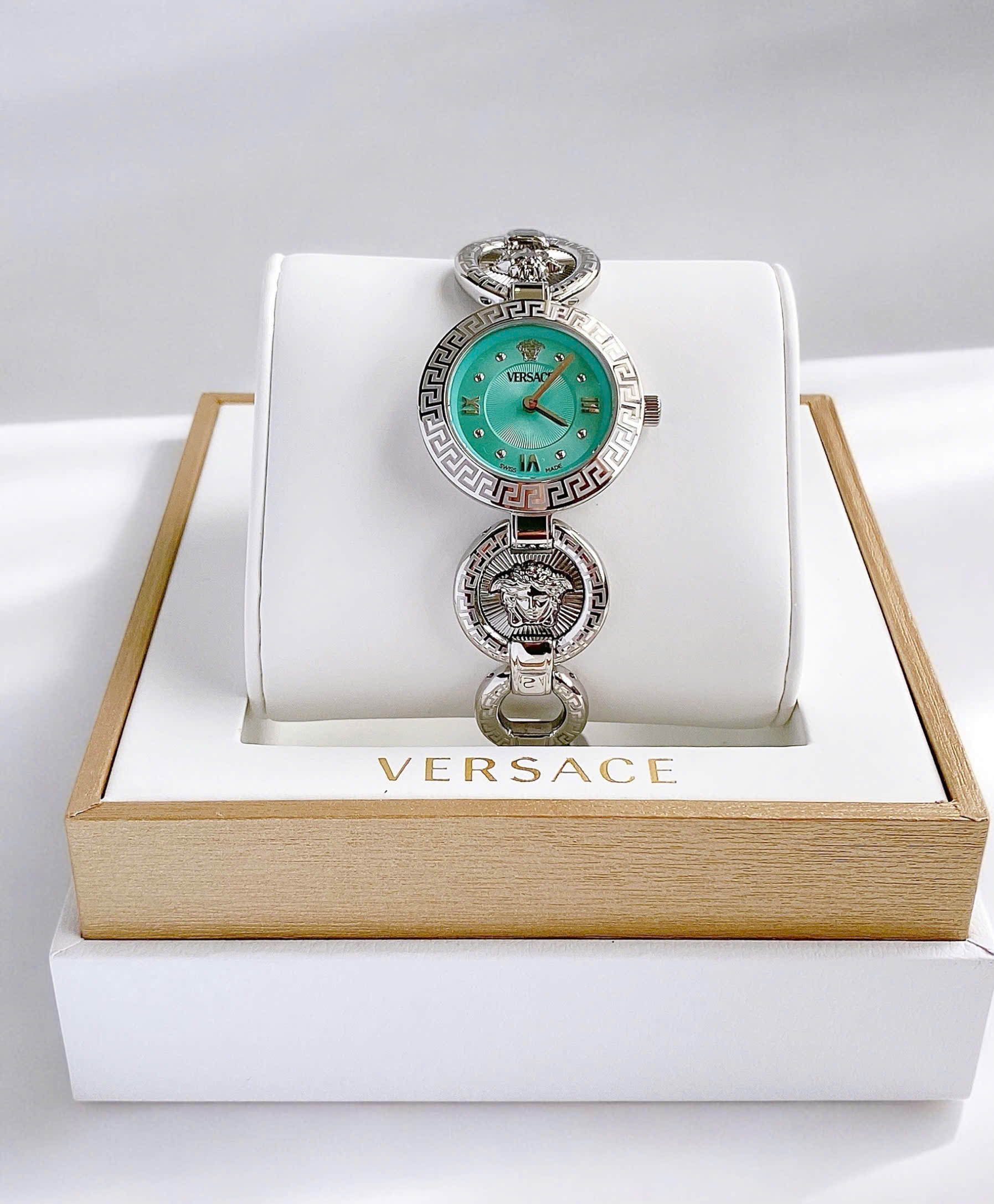 Ảnh 2 của (ĐỒNG HỒ NỮ ) Versace Greca Jewel Turquoise Watch 28mm VEWCA0324