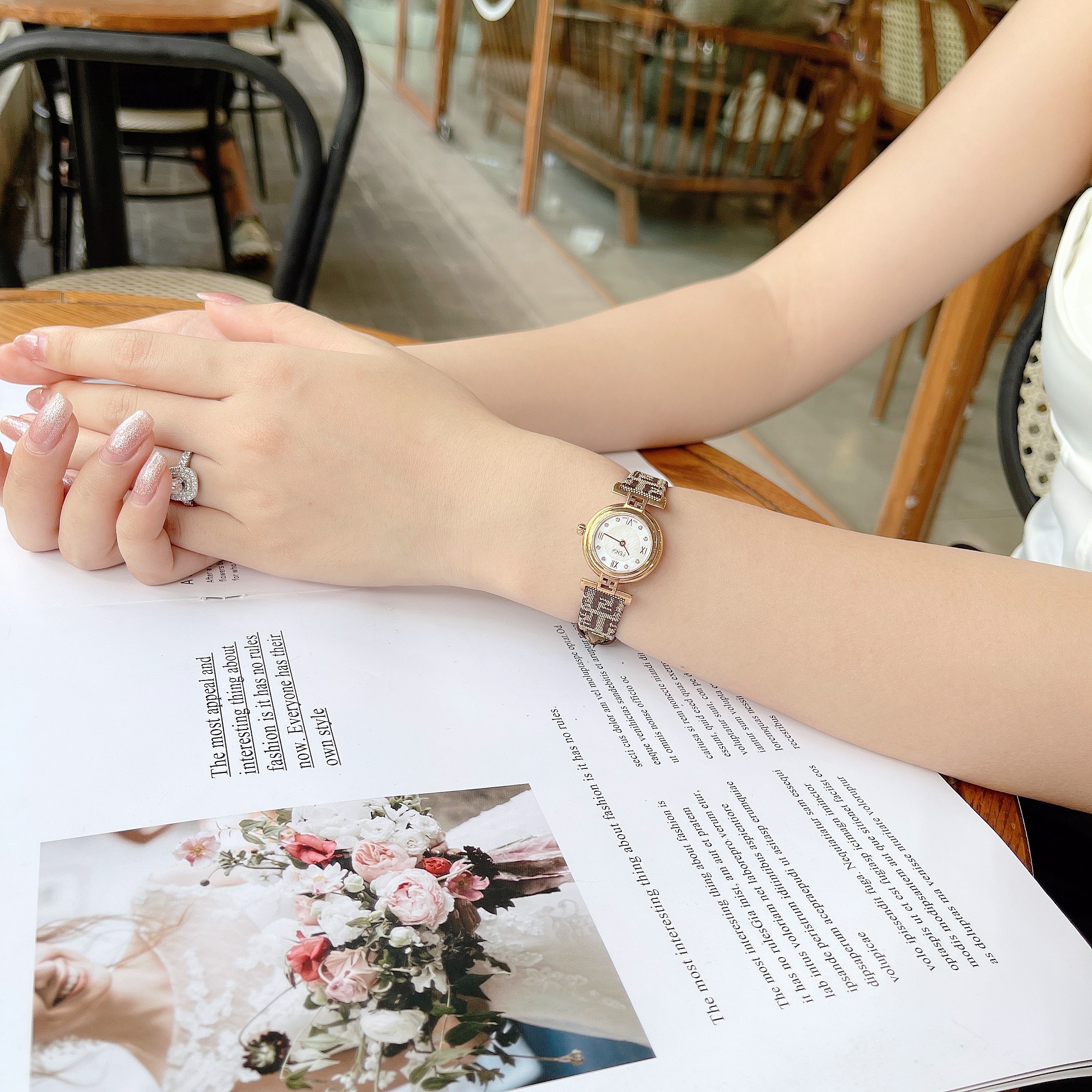 Ảnh 3 của (ĐỒNG HỒ NỮ) FENDI Reloj Moda Blanco Perla Esfera Diamante F271242DF, 23.5MM