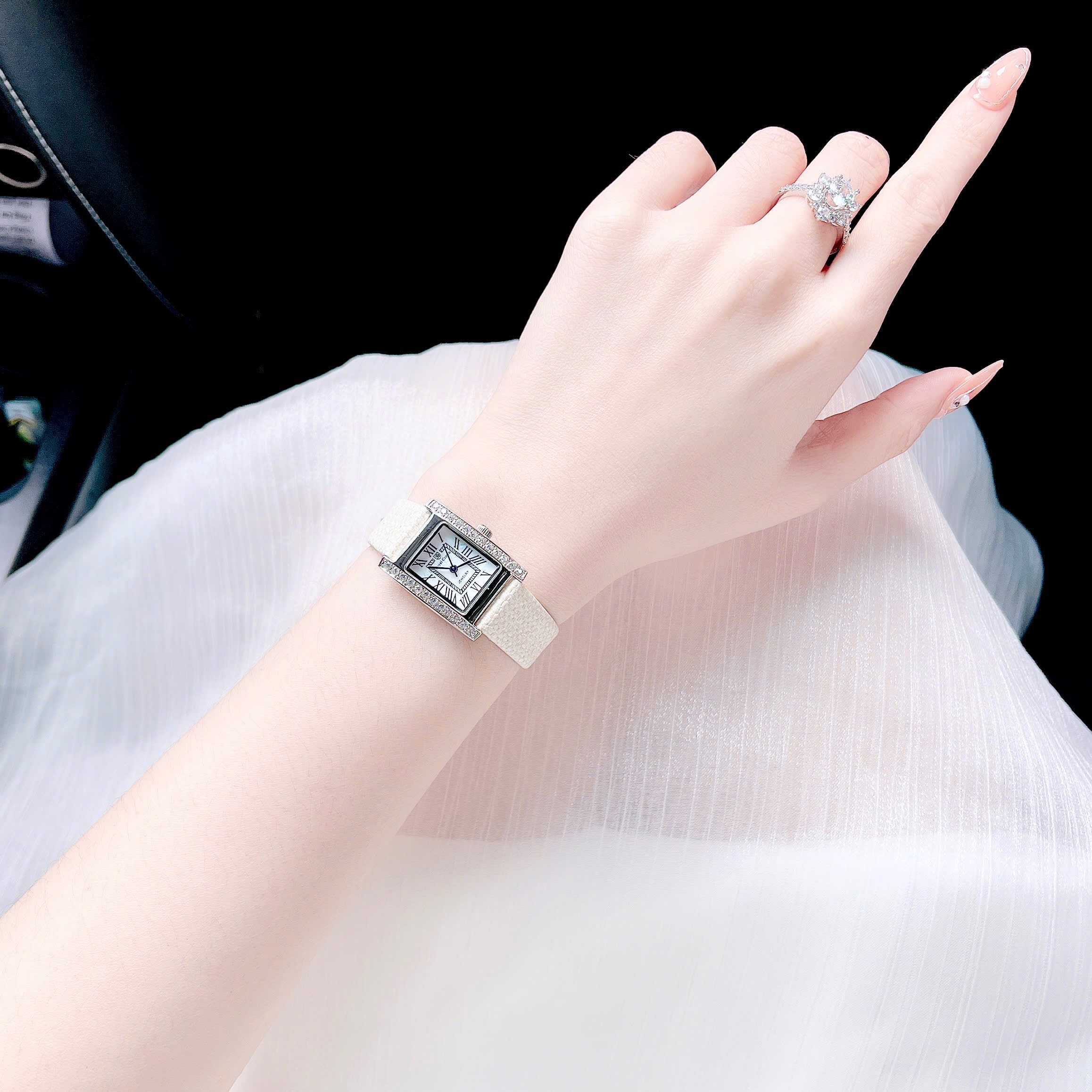 Ảnh 2 của (ĐỒNG HỒ NỮ) Royal Crown Quartz 6306 dây da lá ( tặng kèm dây da nude)