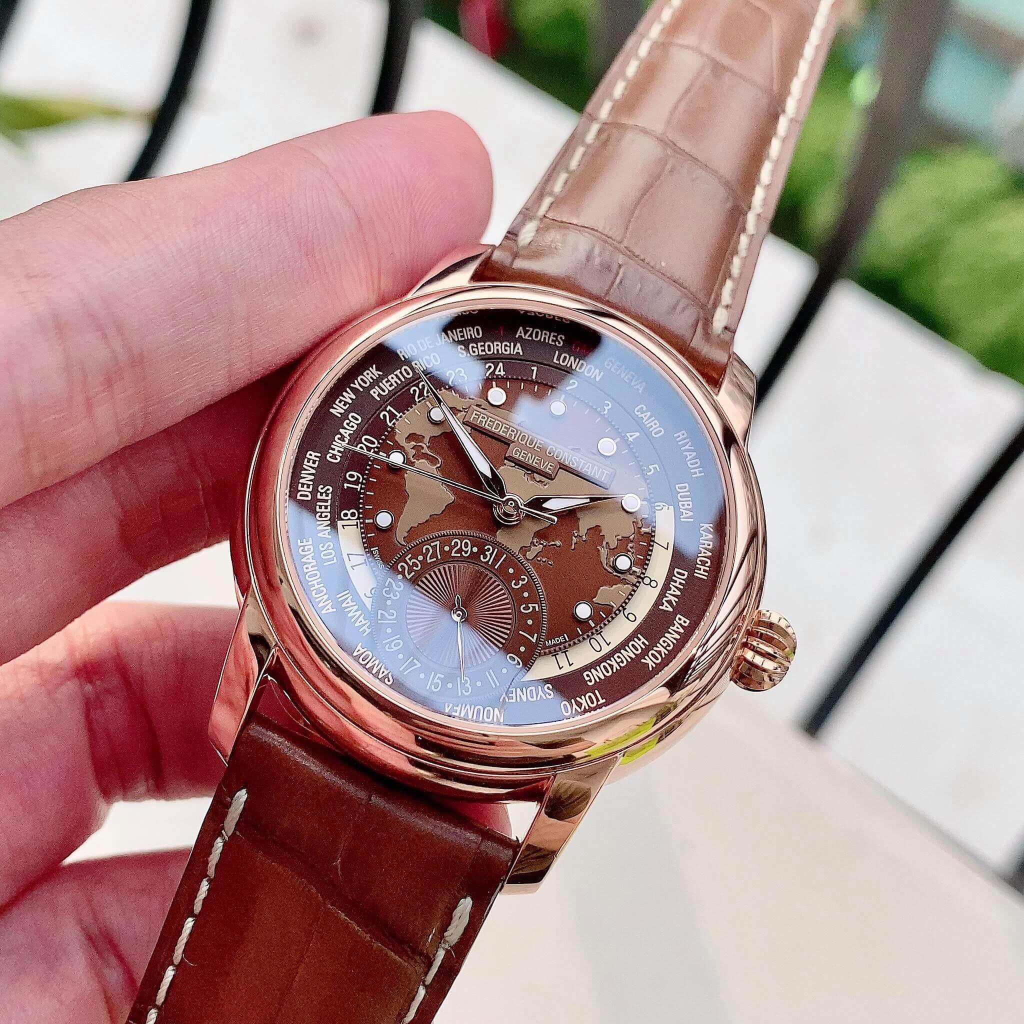 Ảnh 3 của Frederique Constant 42MM Worldtimer FC-718BRWM4H4 (FC718BRWM4H4)