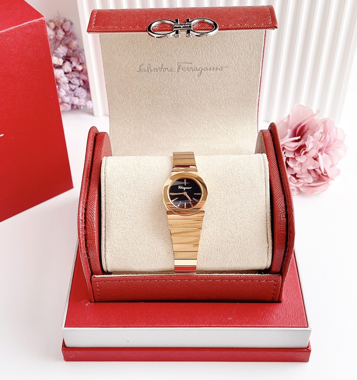 (ĐỒNG HỒ NỮ) Salvatore Ferragamo Women F70SBQ5099 S080 Gancino Gold IP Black Dial Steel Watch