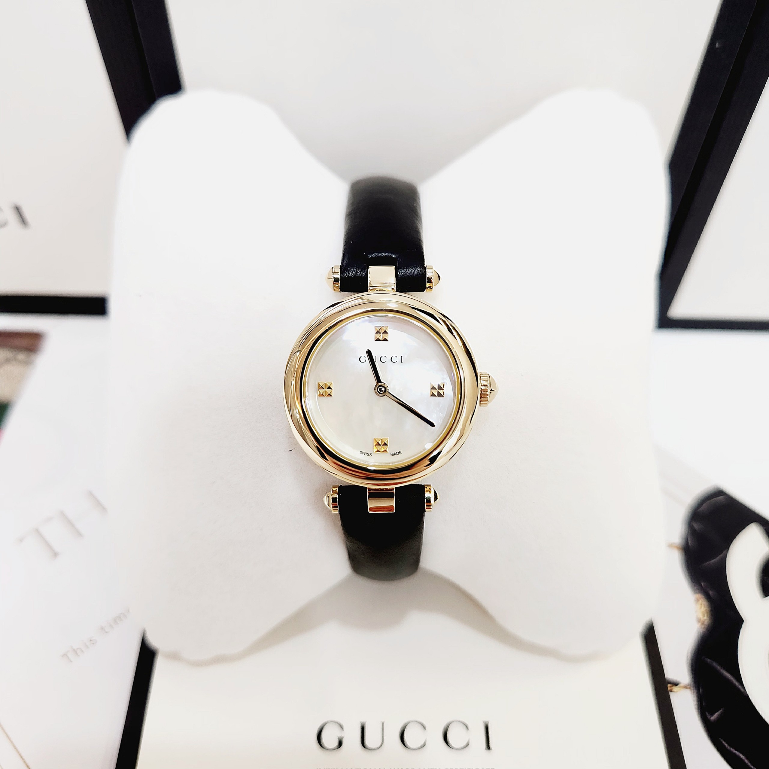 Ảnh 2 của ĐỒNG HỒ NỮ Gucci Diamantissima Mother of Pearl Dial Ladies Watch, YA141505, 27mm