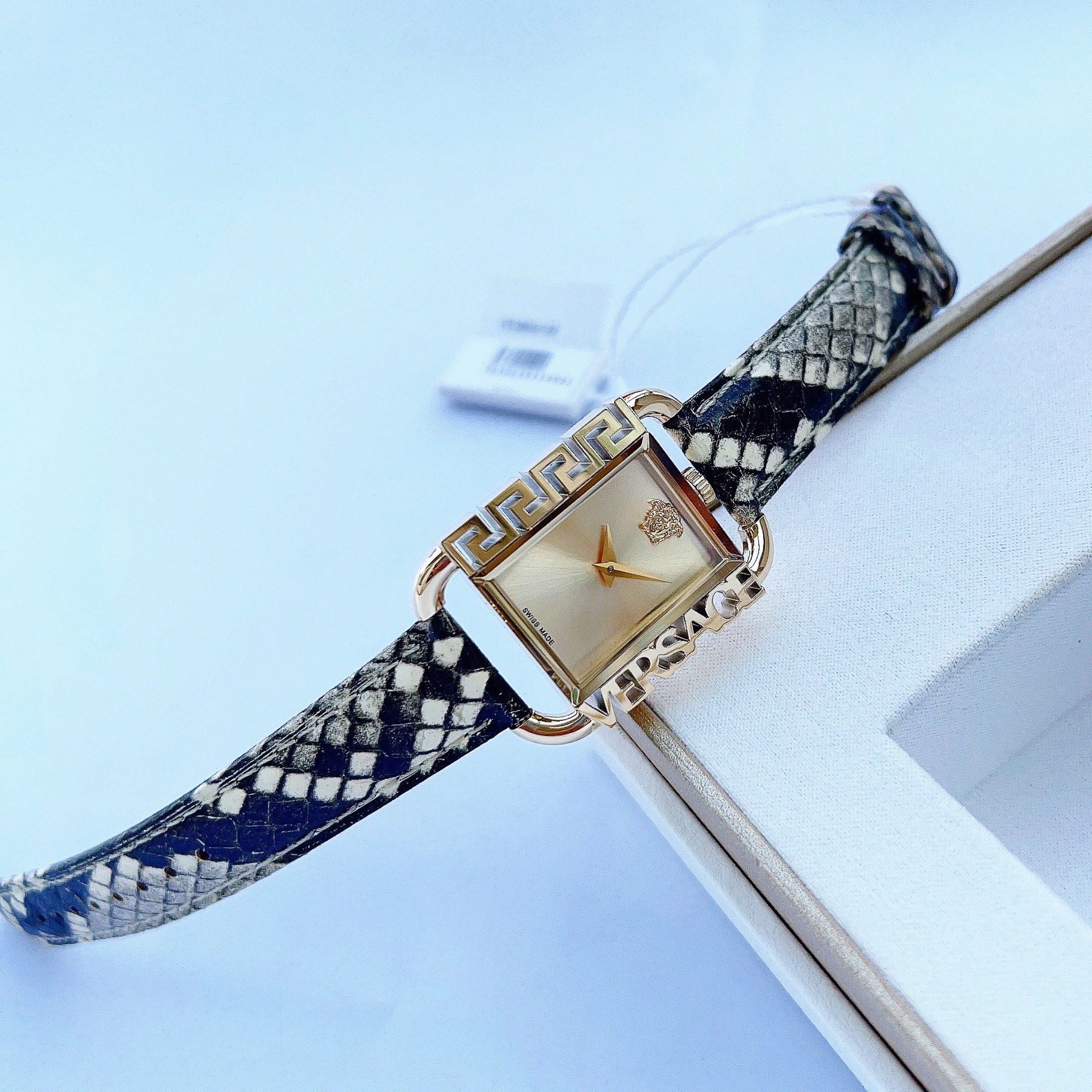 Ảnh 5 của (ĐỒNG HỒ NỮ) VERSACE Flair Quartz Gold Dial Ladies Watch VE3B00122, 26x28MM