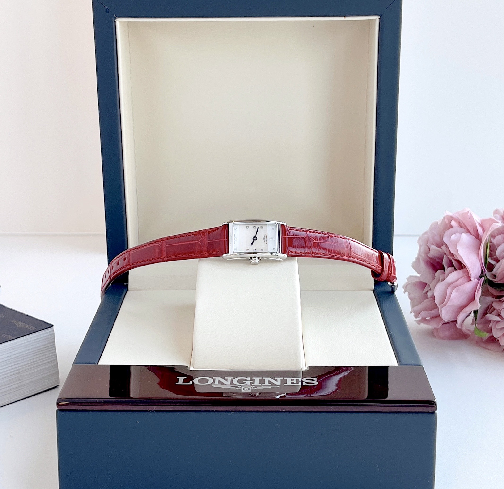 Ảnh 3 của (ĐỒNG HỒ NỮ) (New) Longines L5.258.4.87.5 Ladies DolceVita Red Leather Diamond Watch