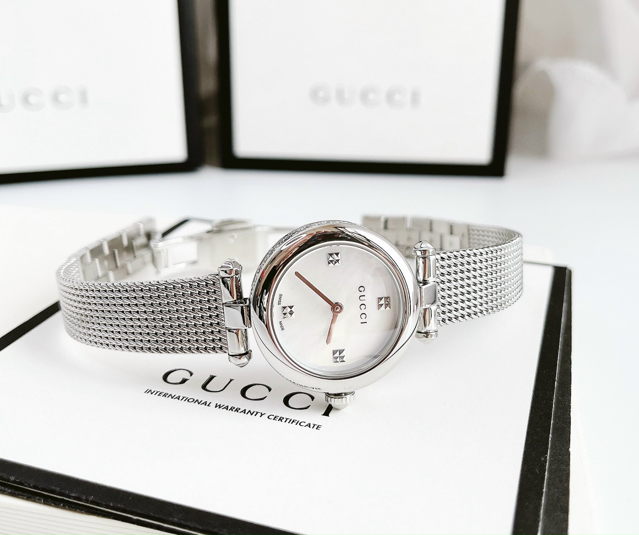 Ảnh 5 của ĐỒNG HỒ NỮ Gucci Diamantissima Mother of Pearl Ladies YA141504, 27mm