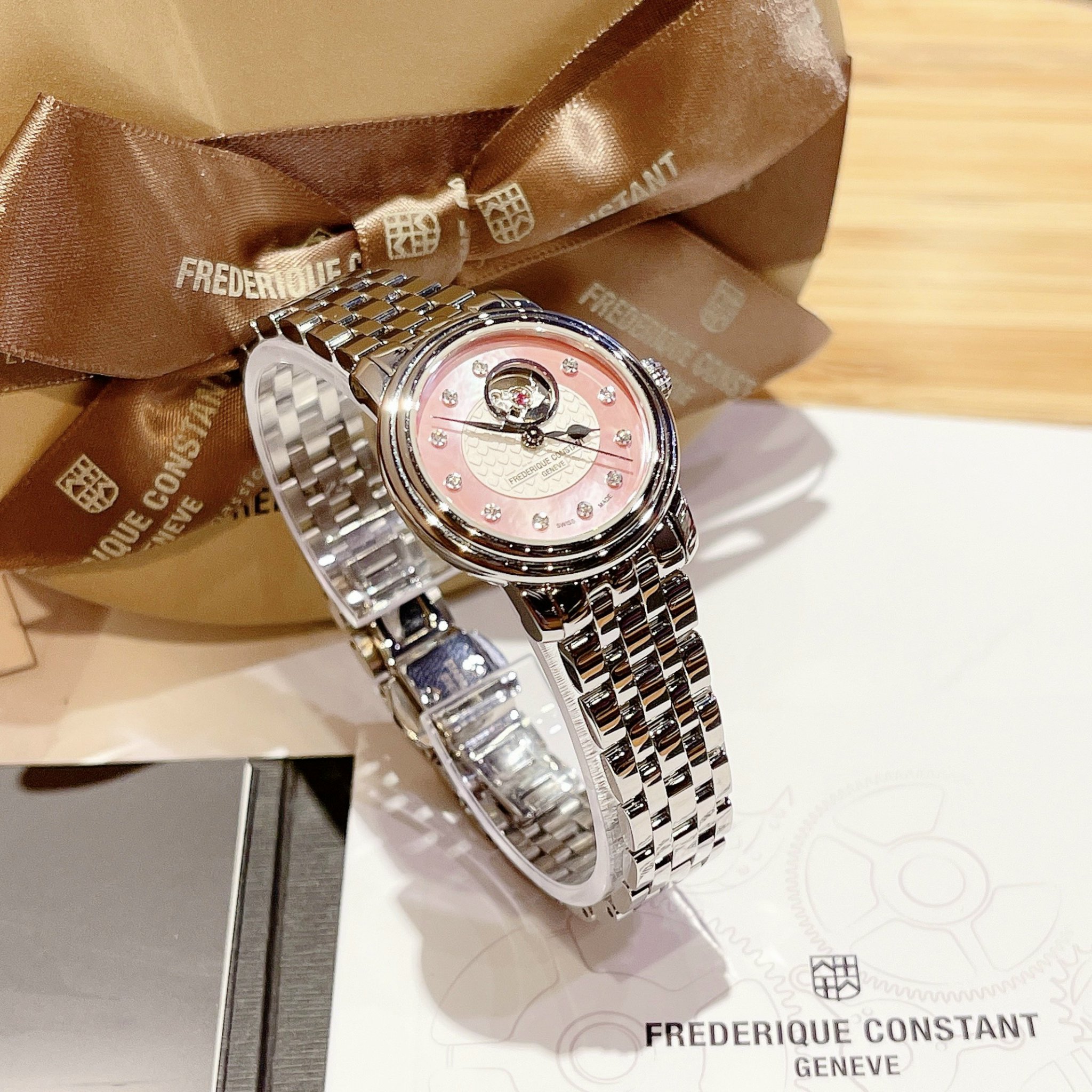 Ảnh 3 của Đồng hồ nữ Frederique Constant Heartbeat FC-310MPPD1P6B Diamond Watch 28MM