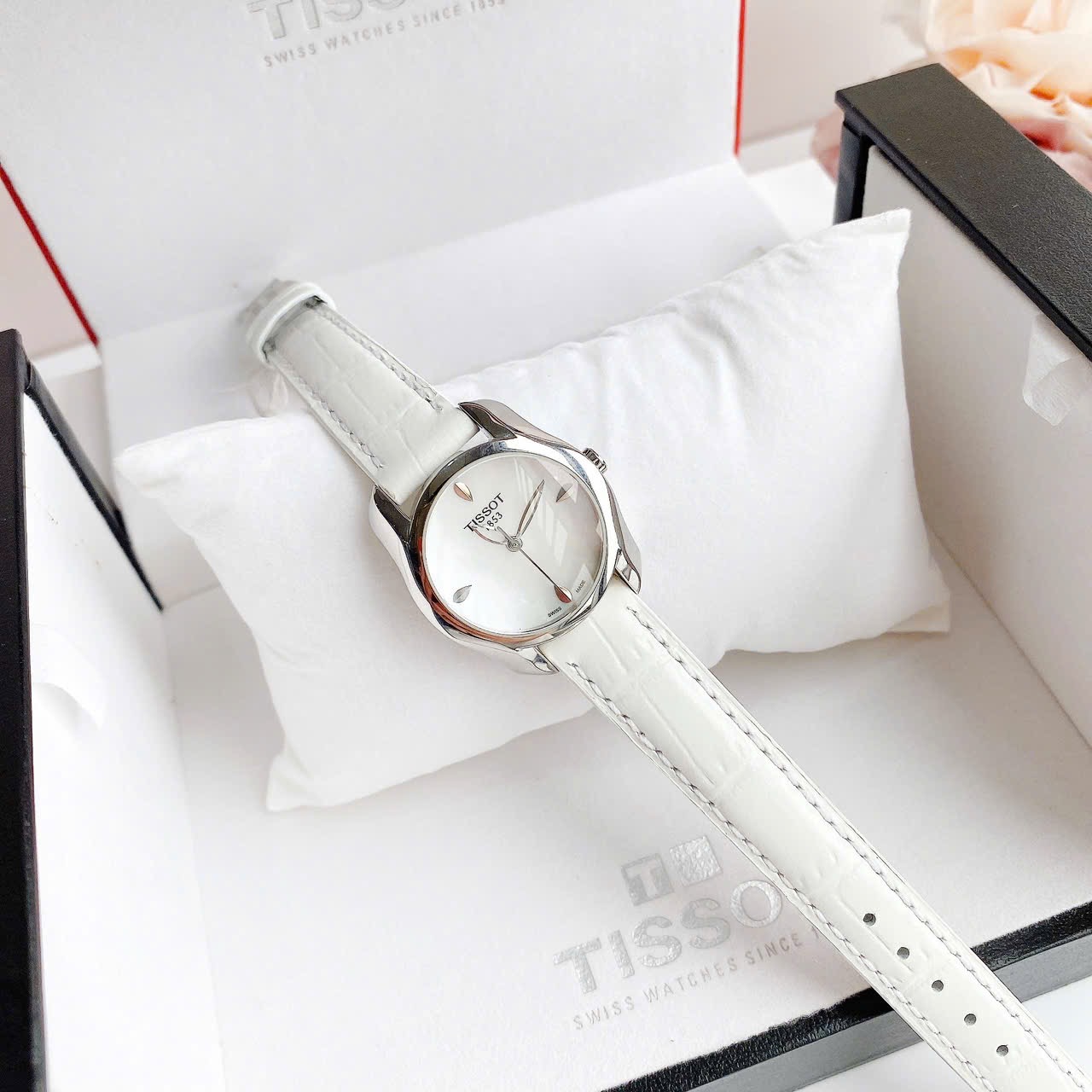 (ĐỒNG HỒ NỮ) Tissot T-Wave Quartz T023.210.16.111.00 ( T0232101611100 )