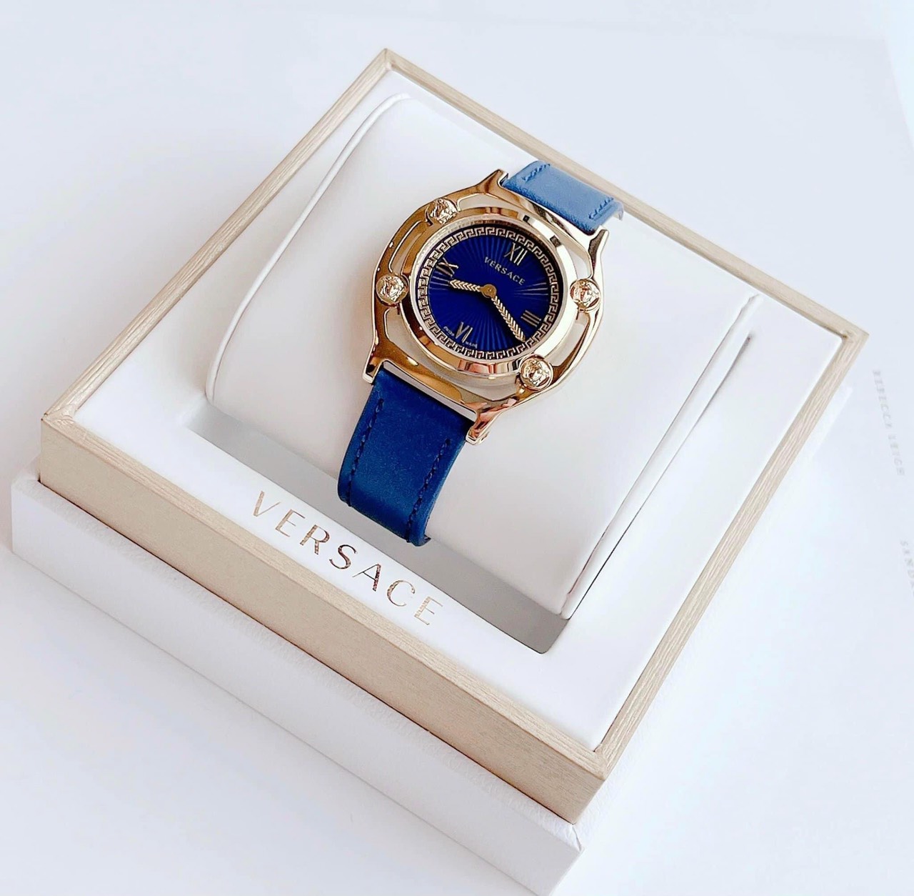 Ảnh 3 của (ĐỒNG HỒ NỮ) Versace VEVF00320 Medusa Frame Watch 36mm