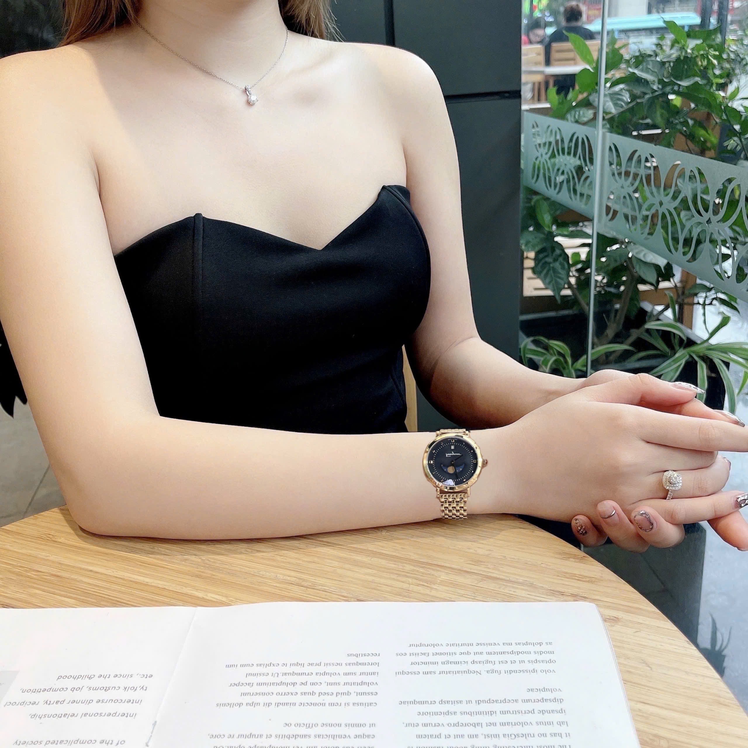 Ảnh 5 của ( ĐỒNG HỒ NỮ ) Salvatore Ferragamo Logomania Moon Watch 36mm SFUH00521