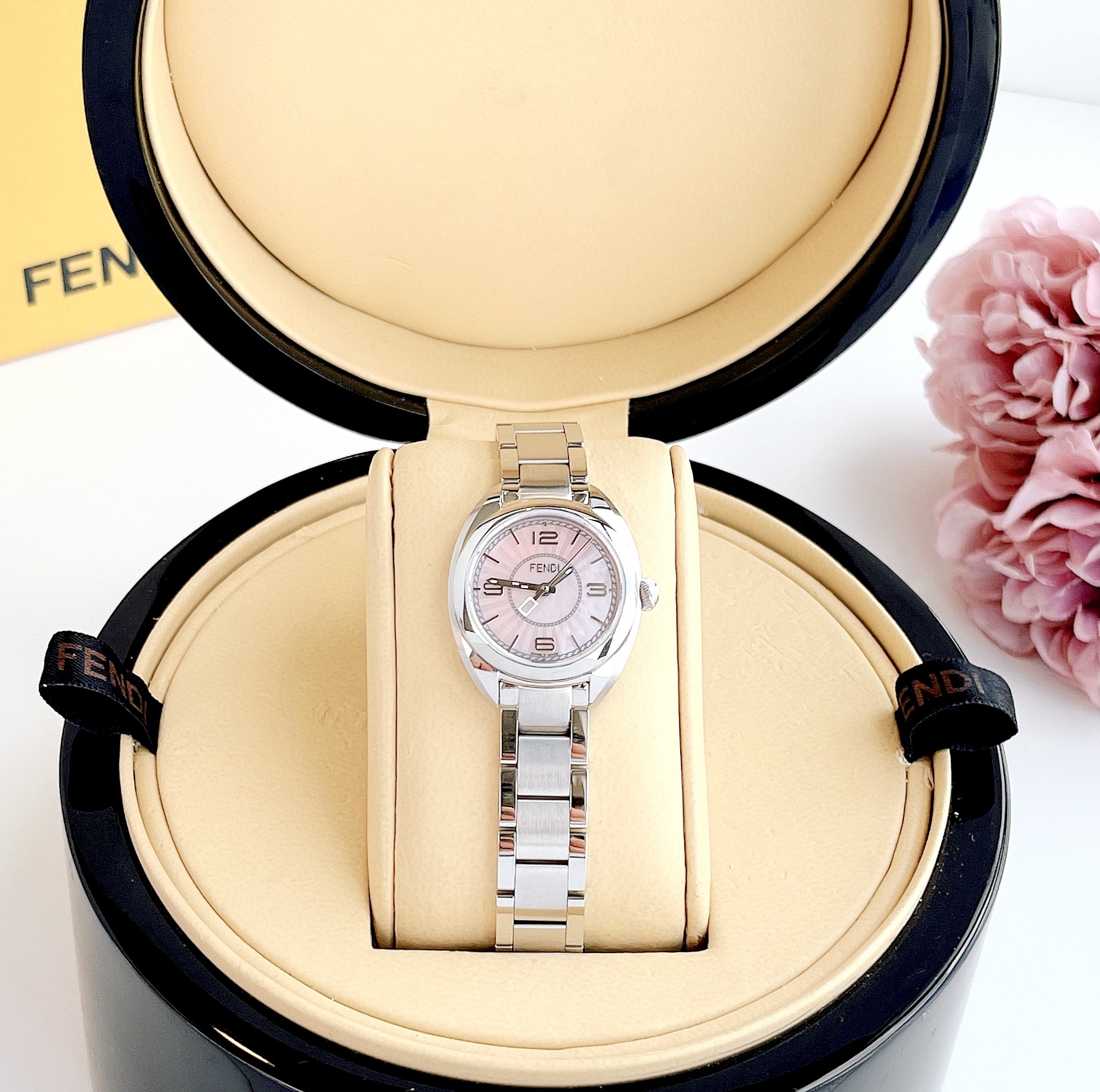 (ĐỒNG HỒ NỮ) FENDI MOMENTO F218027500 PINK MOTHER OF PEARL DIAL 26MM