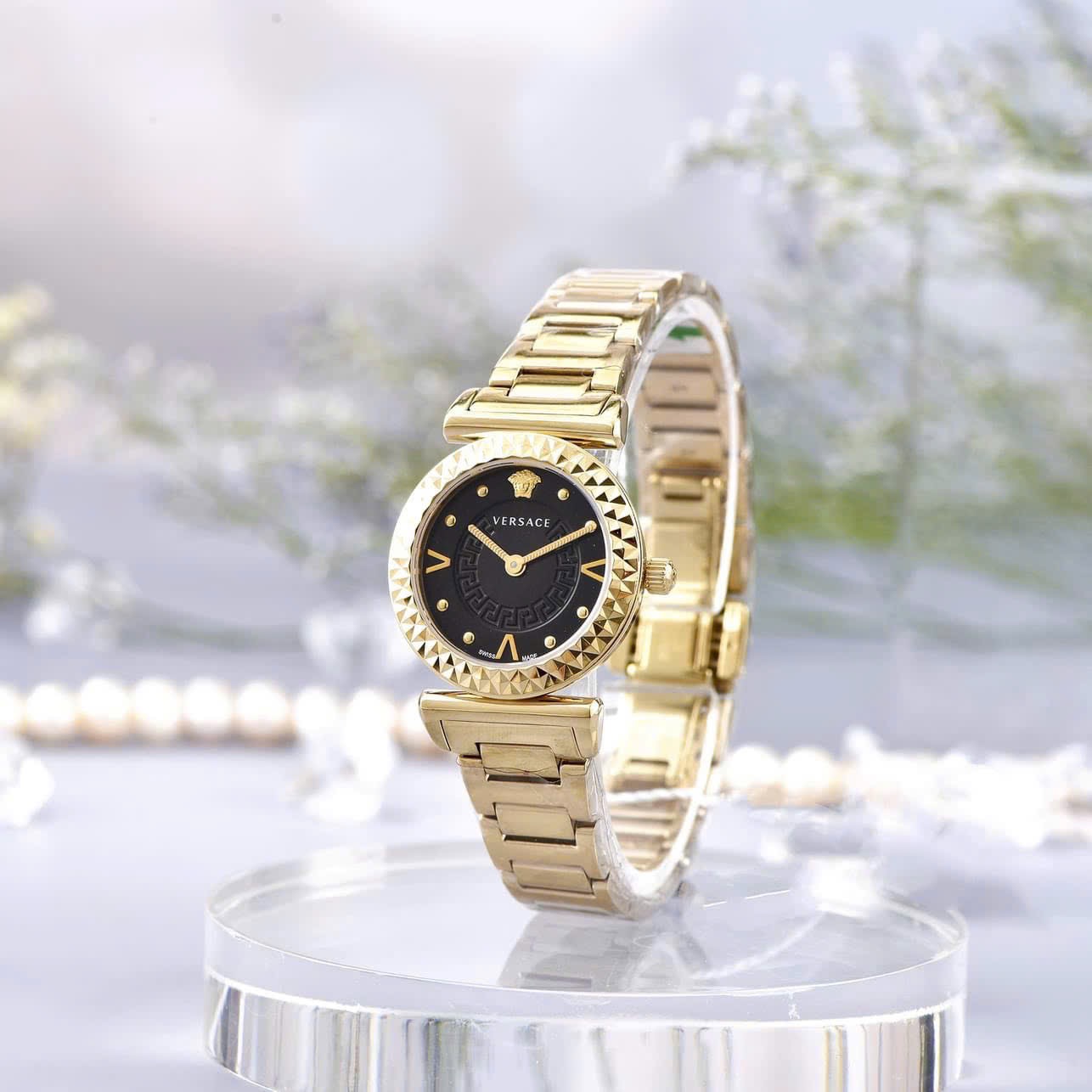 Ảnh 4 của (ĐỒNG HỒ NỮ ) Versace Mini Vanity Gold Ion-Plated Watch 27mm VEAA00518