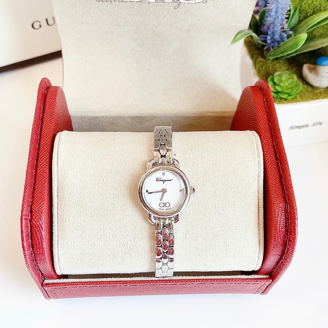 Ảnh 5 của Đồng Hồ Nữ Salvatore Ferragamo SFHT00420 Varina Silver Ladies Watch