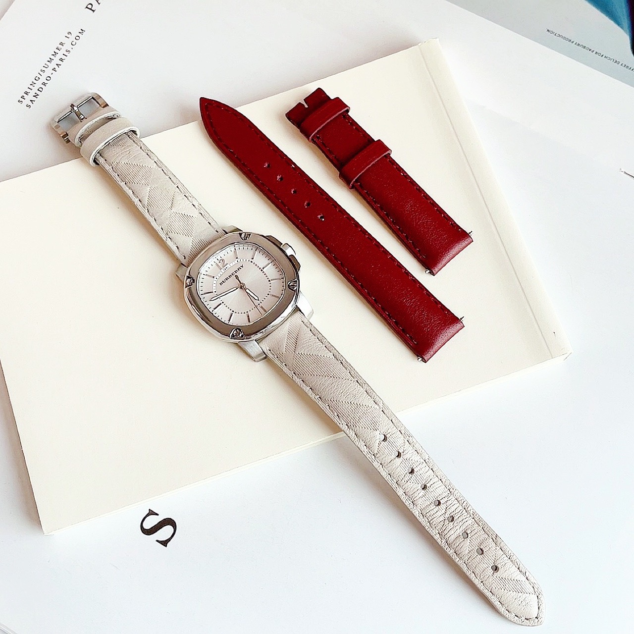 Ảnh 3 của (ĐỒNG HỒ NỮ) Burberry The Britain BBY1708 Women Watch 34mm
