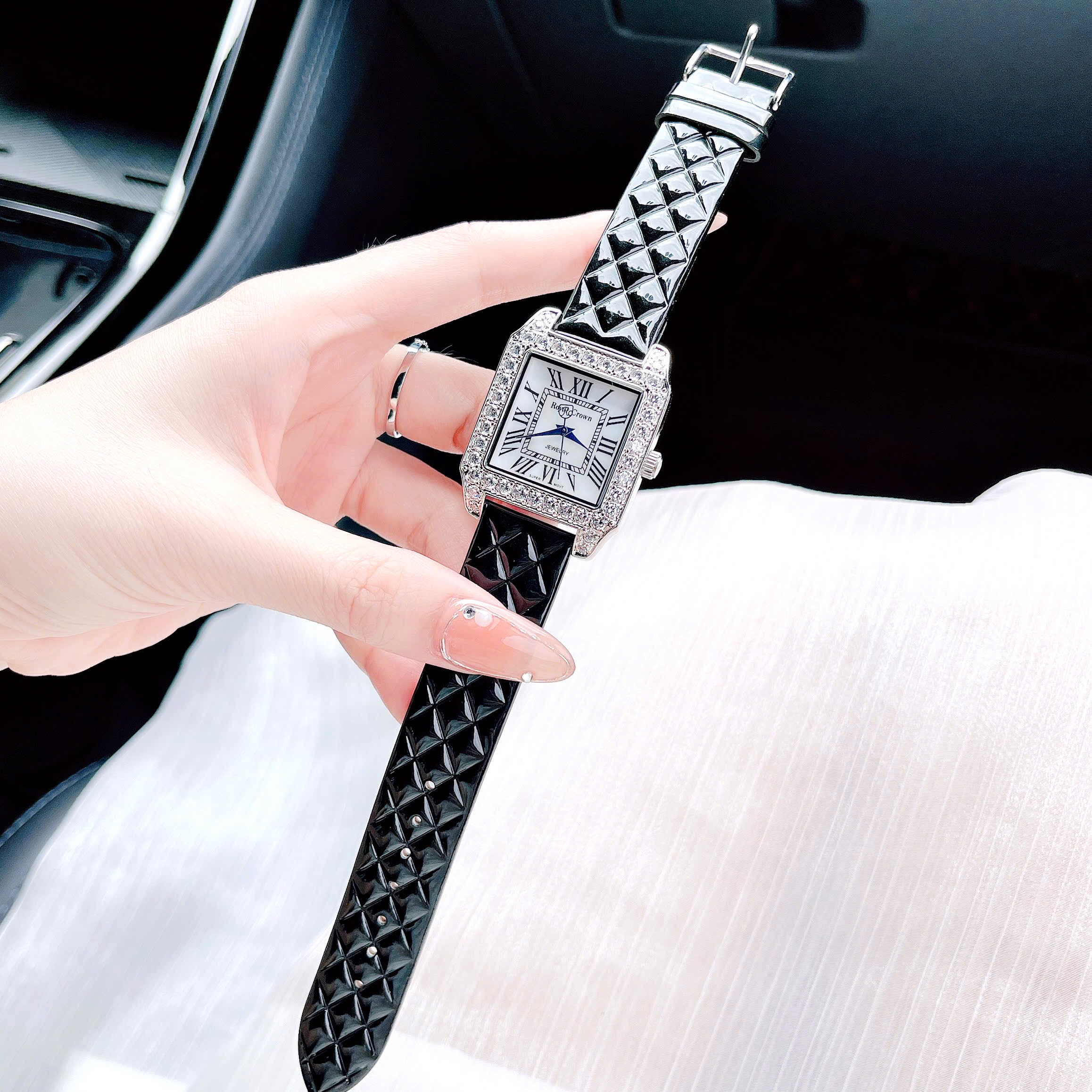 Ảnh 3 của (ĐỒNG HỒ NỮ) Royal Crown 6104M vuông da đen
