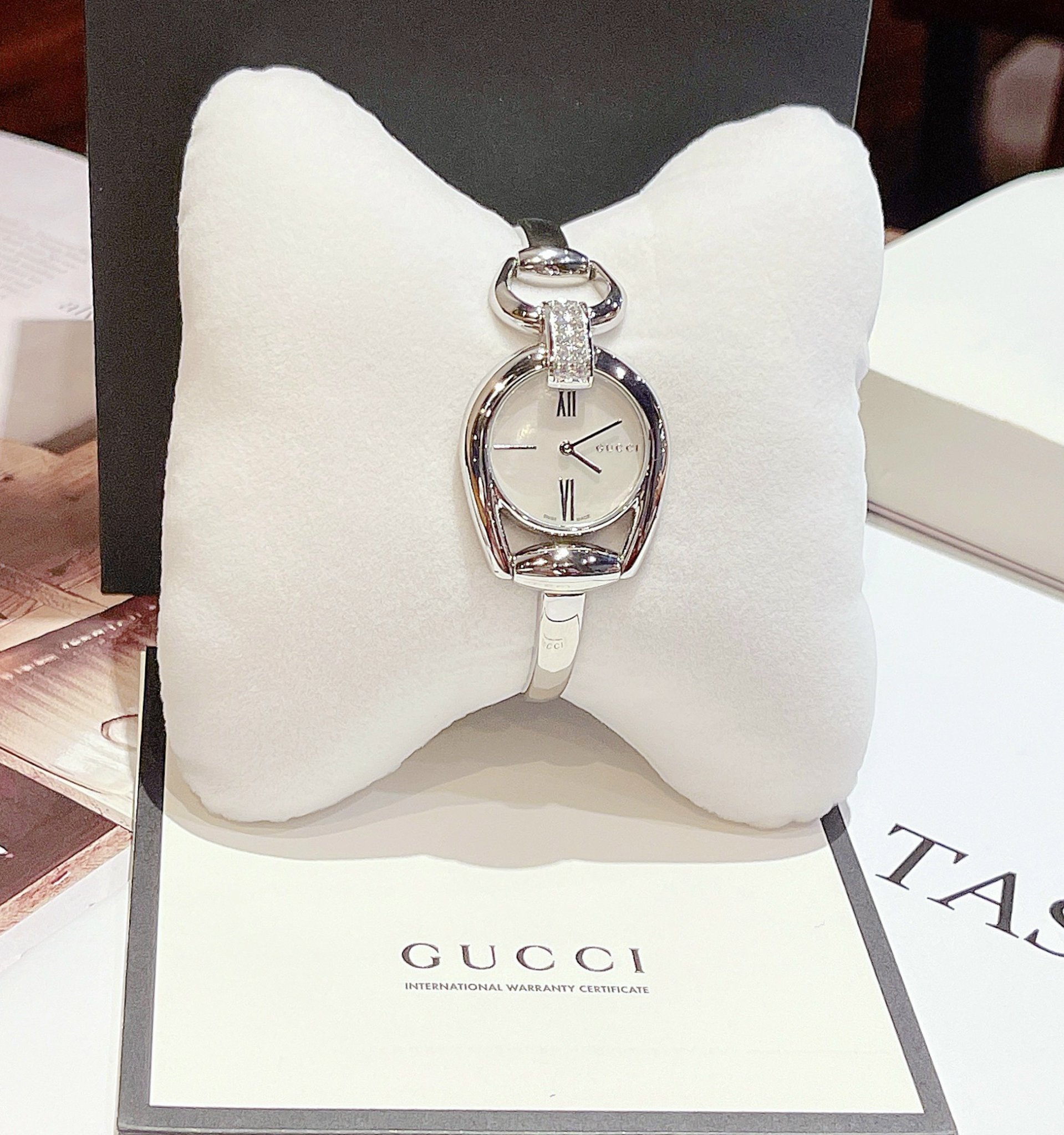 Ảnh 4 của ĐỒNG HỒ NỮ GUCCI YA139504 HORSEBIT COLLECTION 28MM