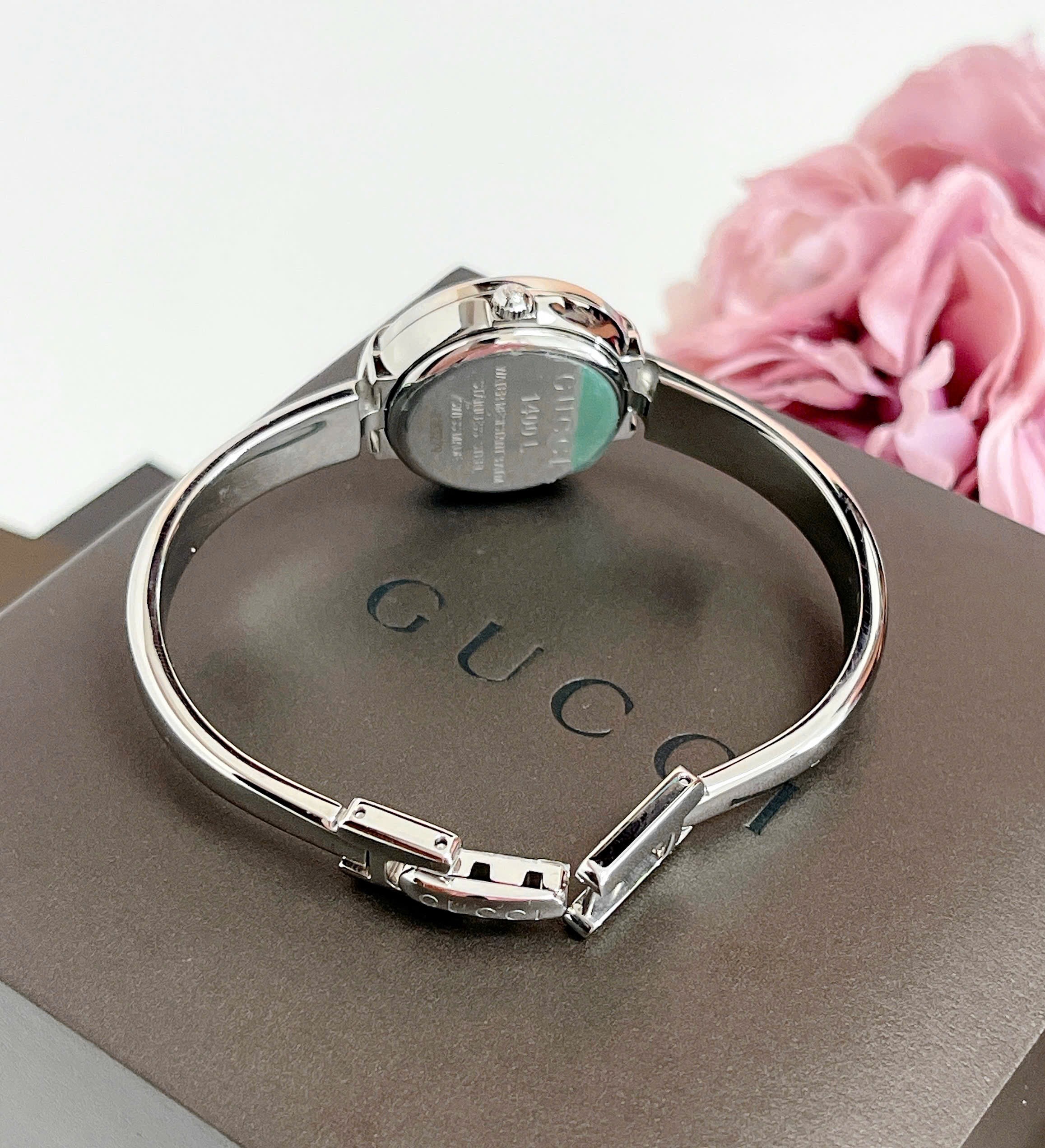 Ảnh 8 của (ĐỒNG HỒ NỮ) Gucci YA014512 Women's 1400 Series 25 MM Quartz White Silver