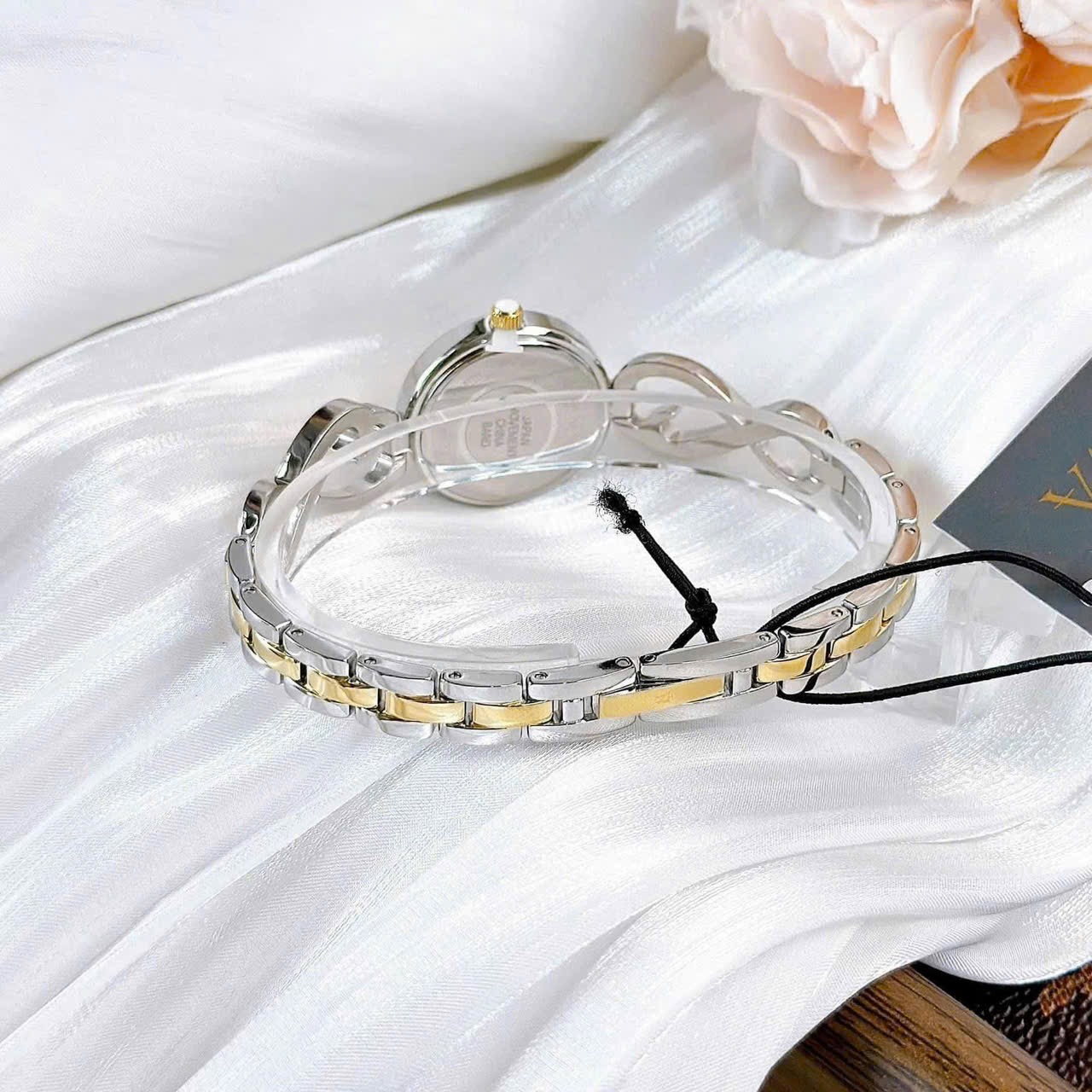 Ảnh 9 của (ĐỒNG HỒ NỮ) Bulova Crystal Quartz Silver Watch 24mm 98X120