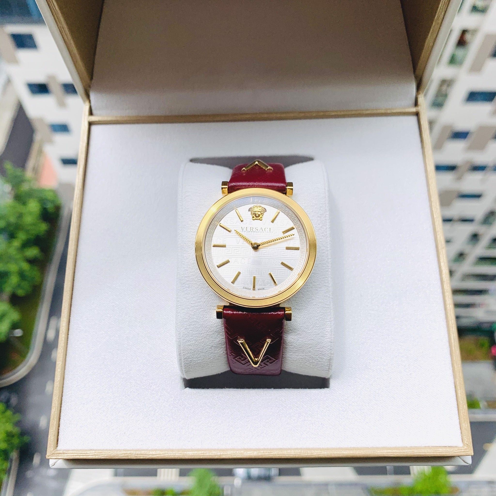 (ĐỒNG HỒ NỮ) Versace V-Twist Gold - VELS00519 36mm