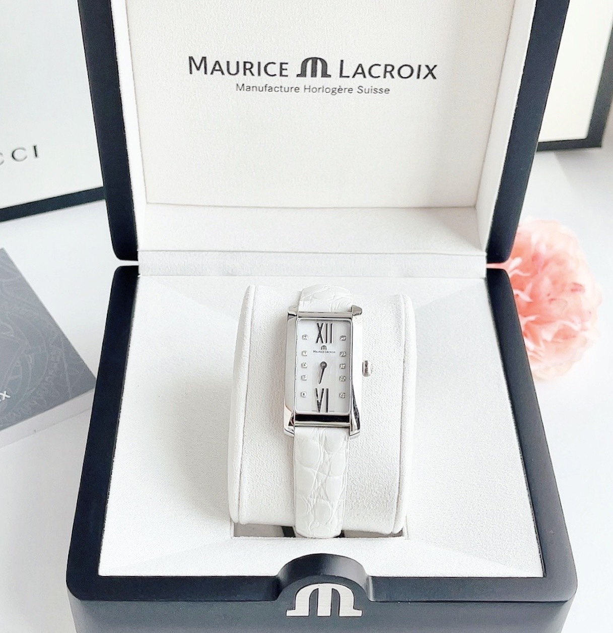 ĐỒNG HỒ NỮ Maurice Lacroix FA2164-SS001-150 Silver Dial White Leather Stainless Steel Ladies Quartz Watch 39x21mm